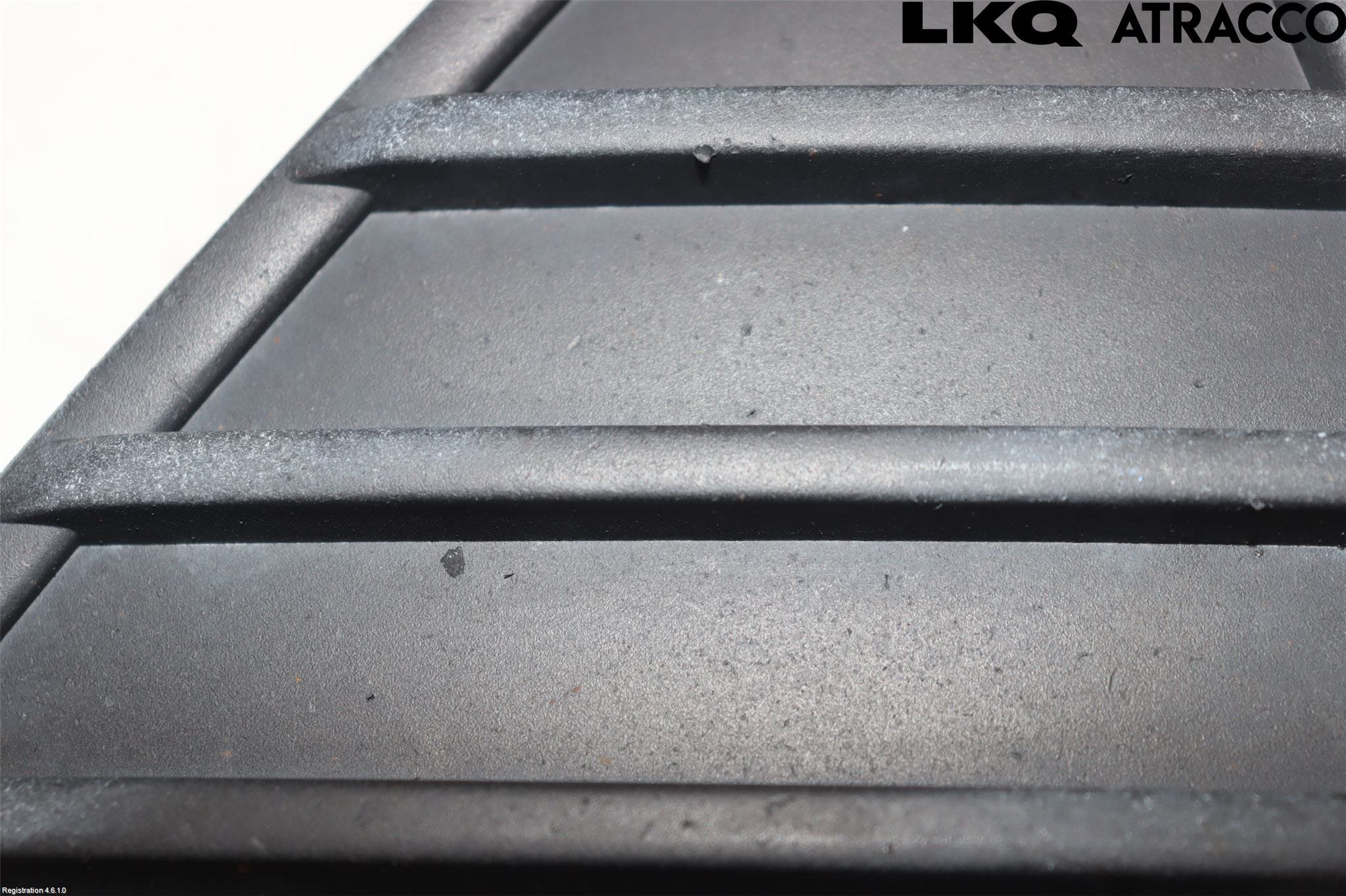 Ford FOCUS 11-14 Grilldel Höger