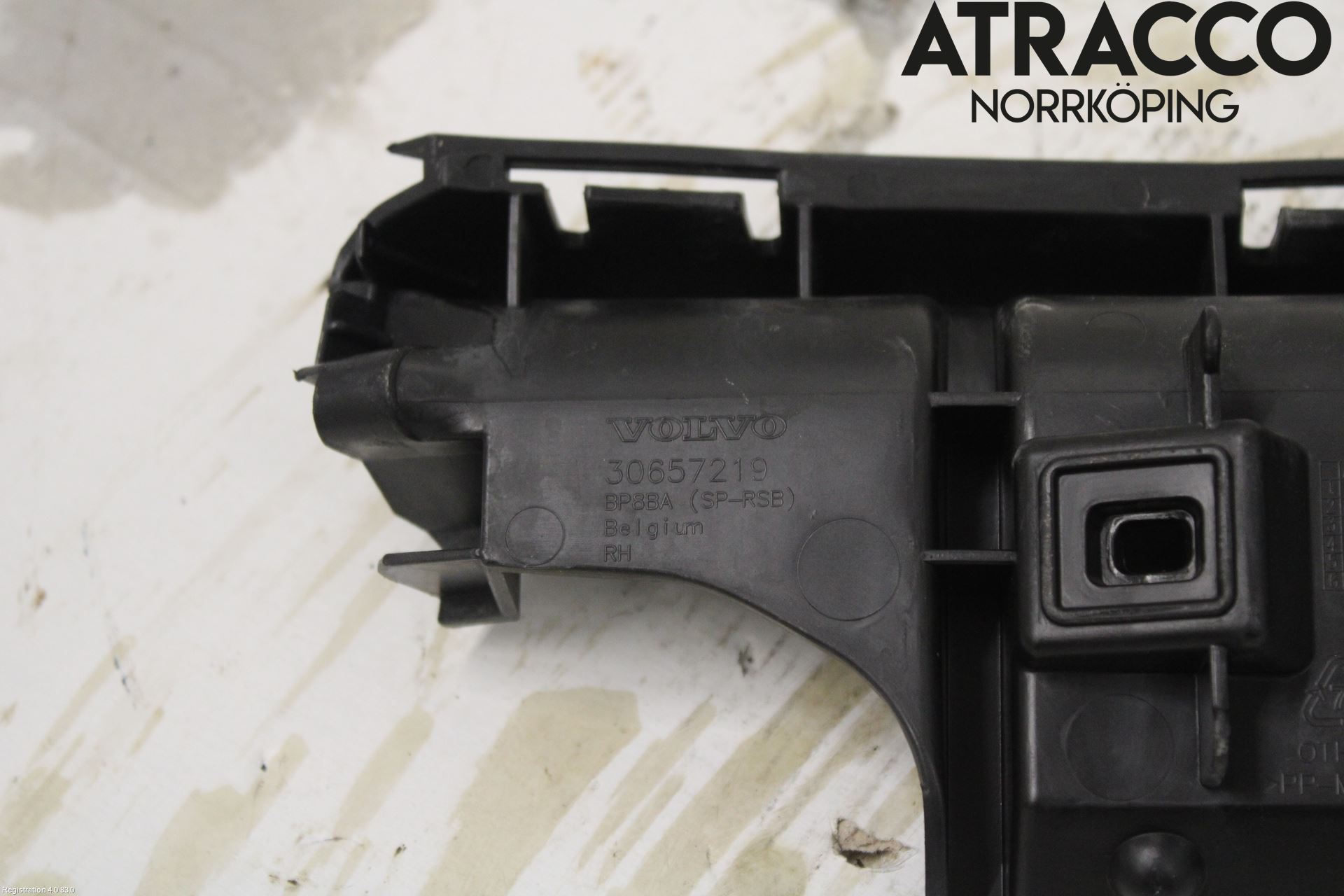 Volvo C30 10-13 Stötfångarfäste Bak Hö