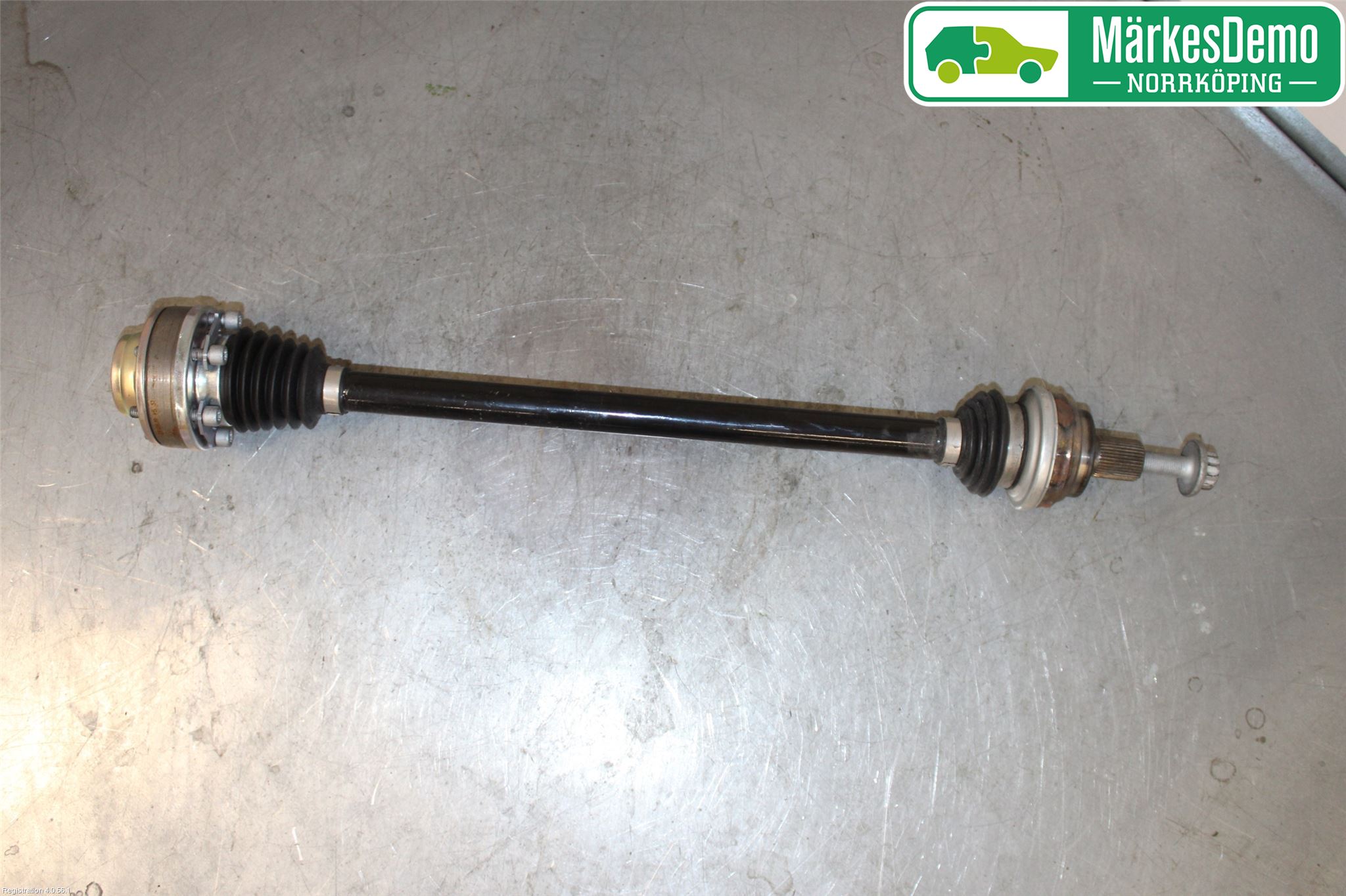 Skoda SUPERB 16-24 Drivaxel Bak Höger