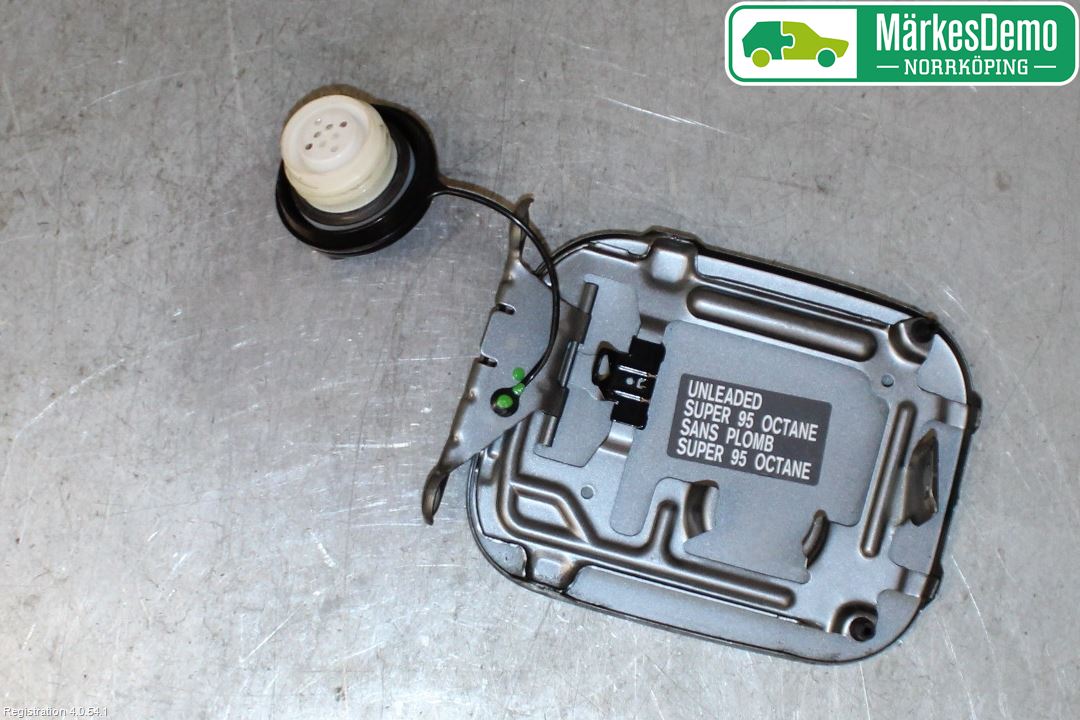 Nissan QASHQAI 14-17 Tanklucka