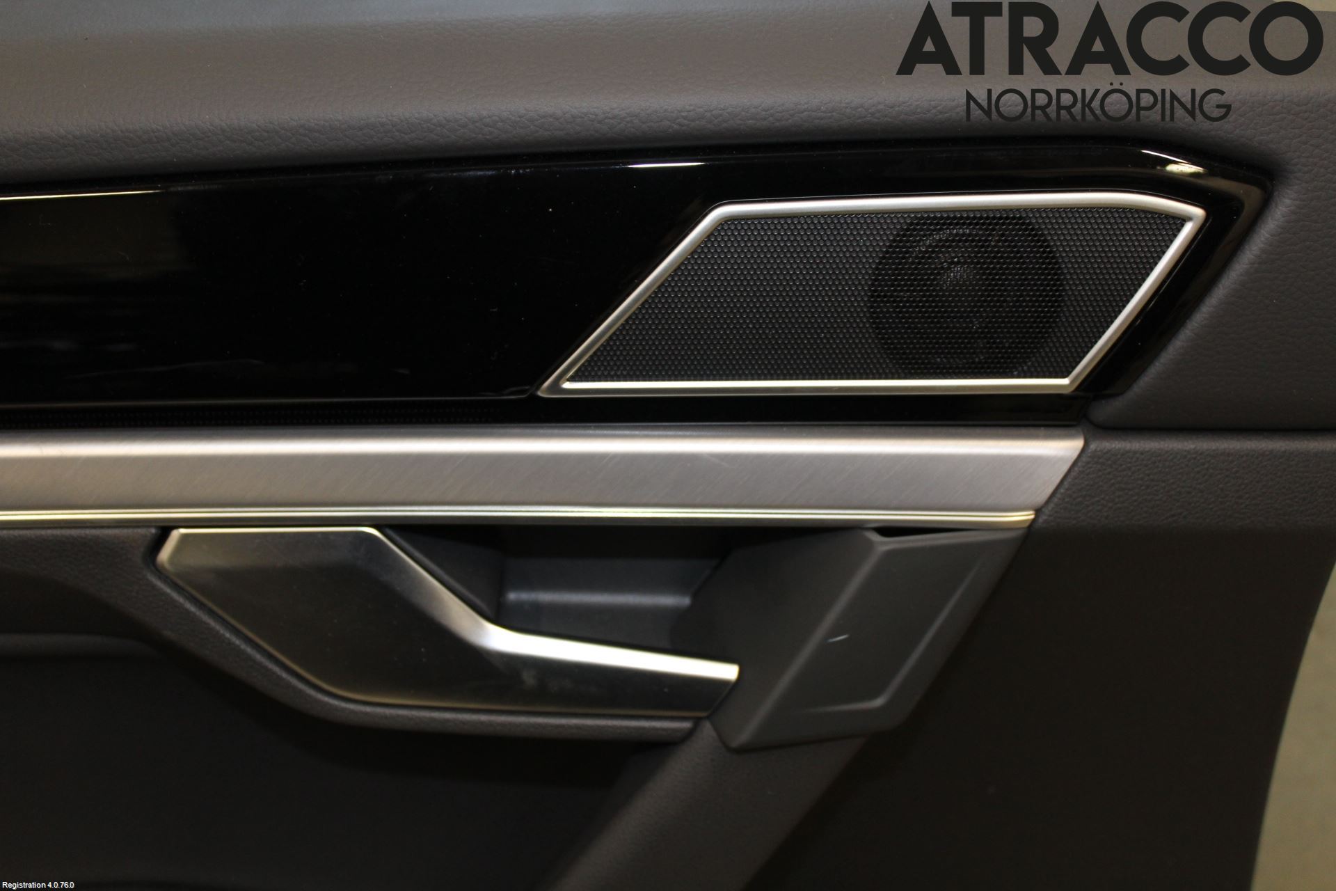 Volkswagen VW TOUAREG CR 18- Dörrklädsel Vä