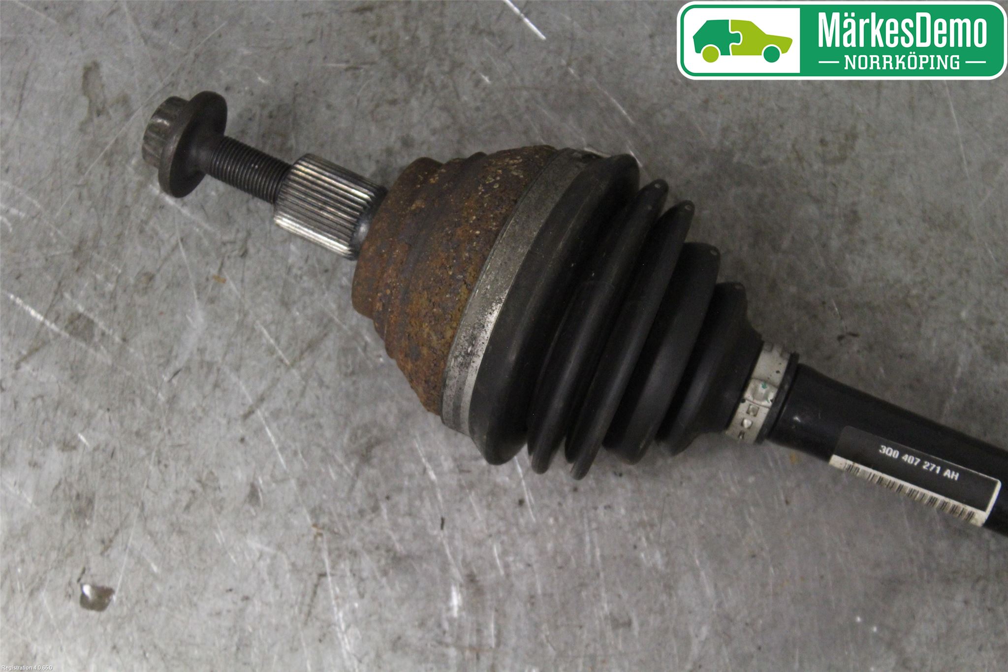 Volkswagen VW TIGUAN 16-24 Drivaxel Fram Vänster