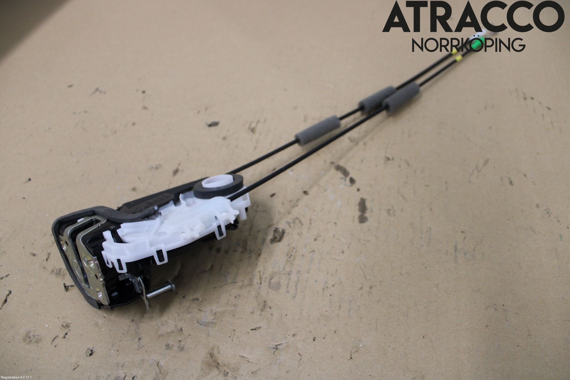 Toyota YARIS XP21 20- Låskista-Dörrlås