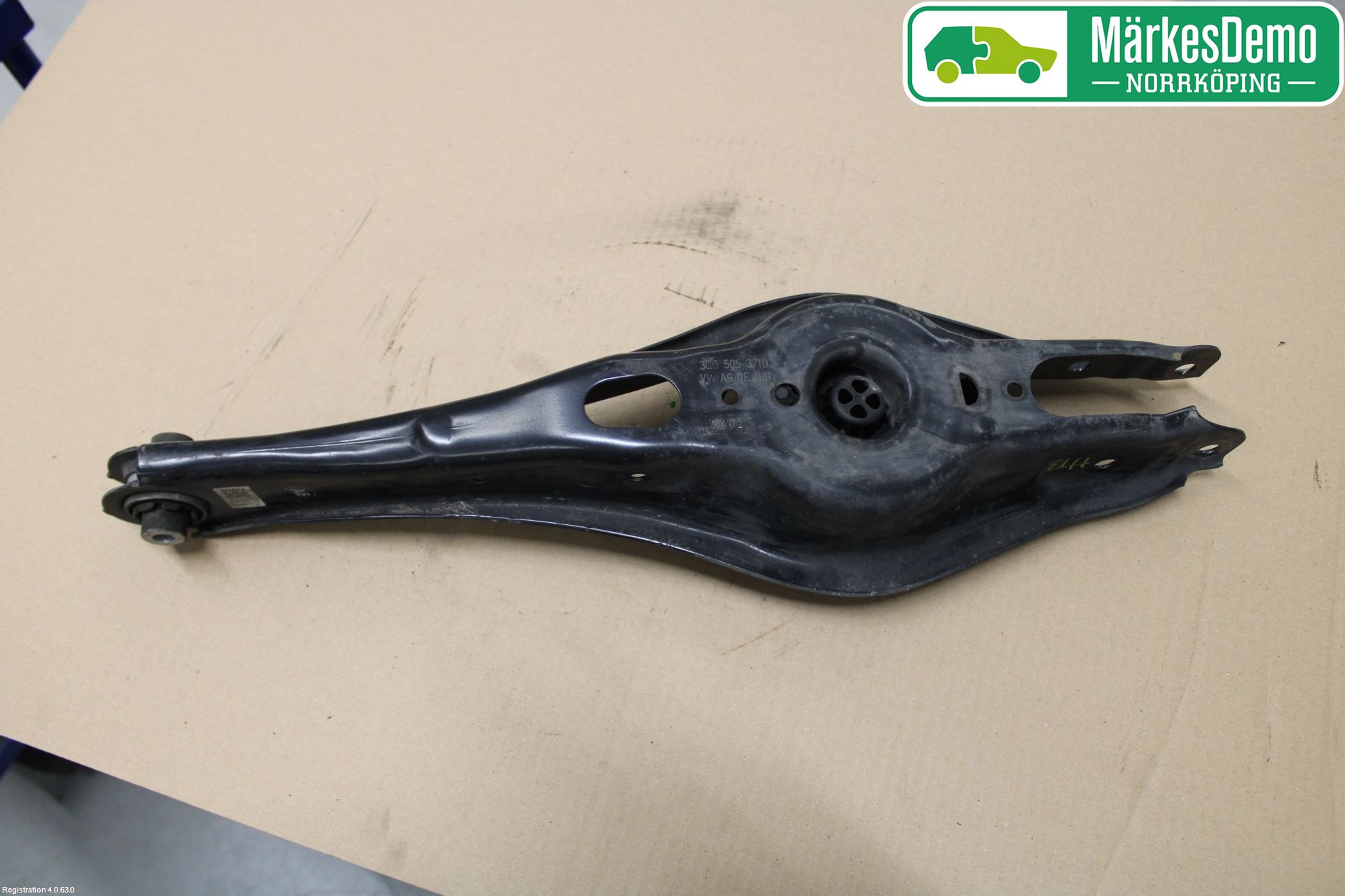 Volkswagen VW PASSAT 15-19 Bärarm Bak Höger