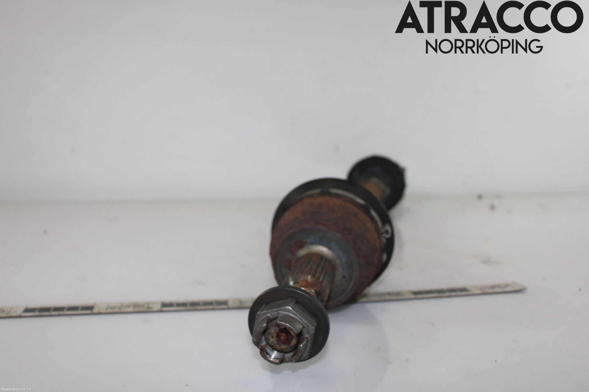 Ford FOCUS 15-18 Drivaxel Fram Vänster