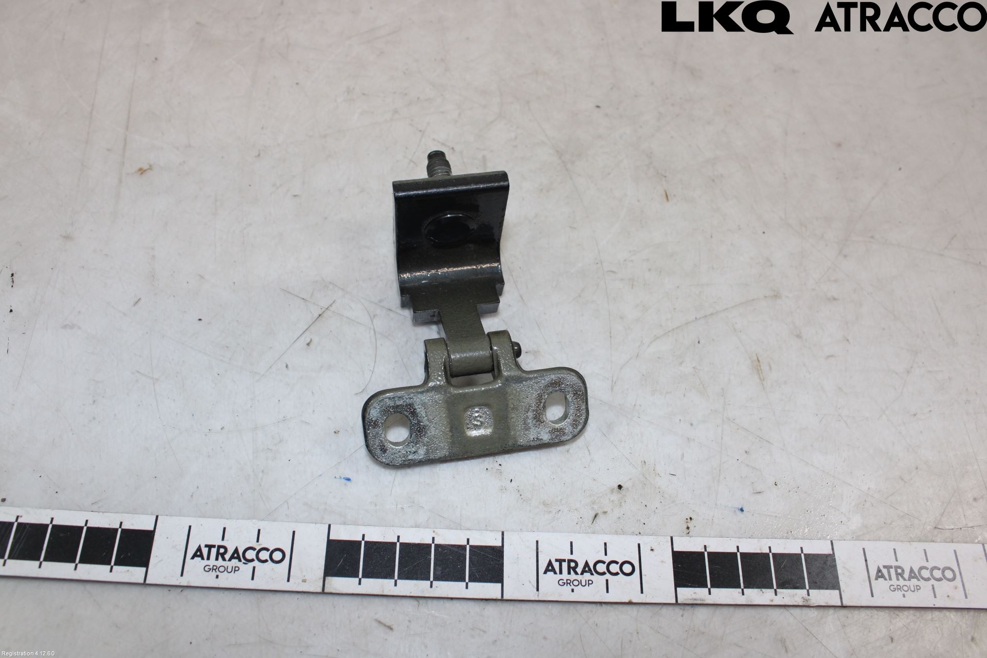 Audi A3/S3 8Y 21- Bakluckegångjärn Vä