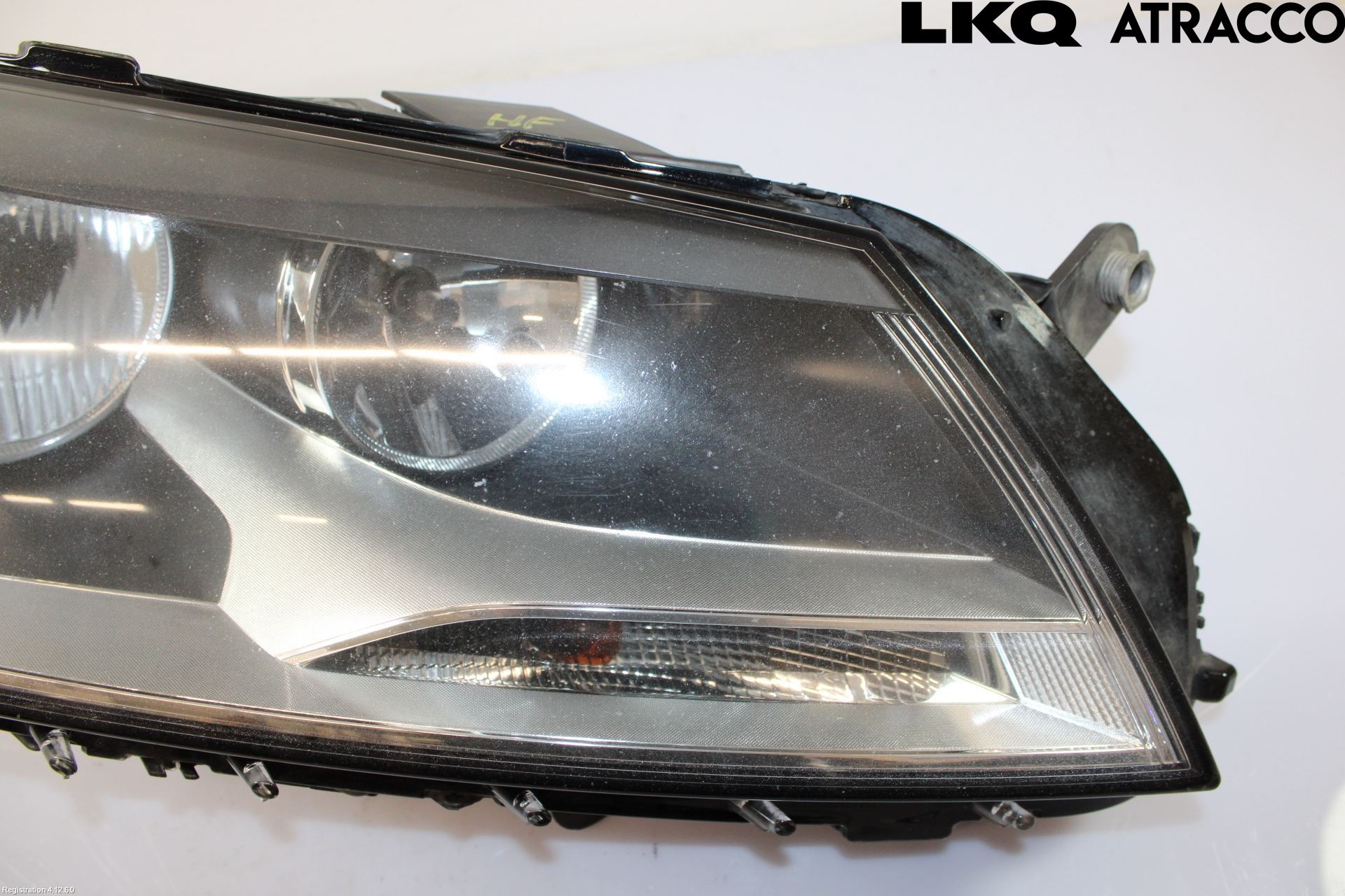 Volkswagen VW PASSAT 11-14 Strålkastare Höger