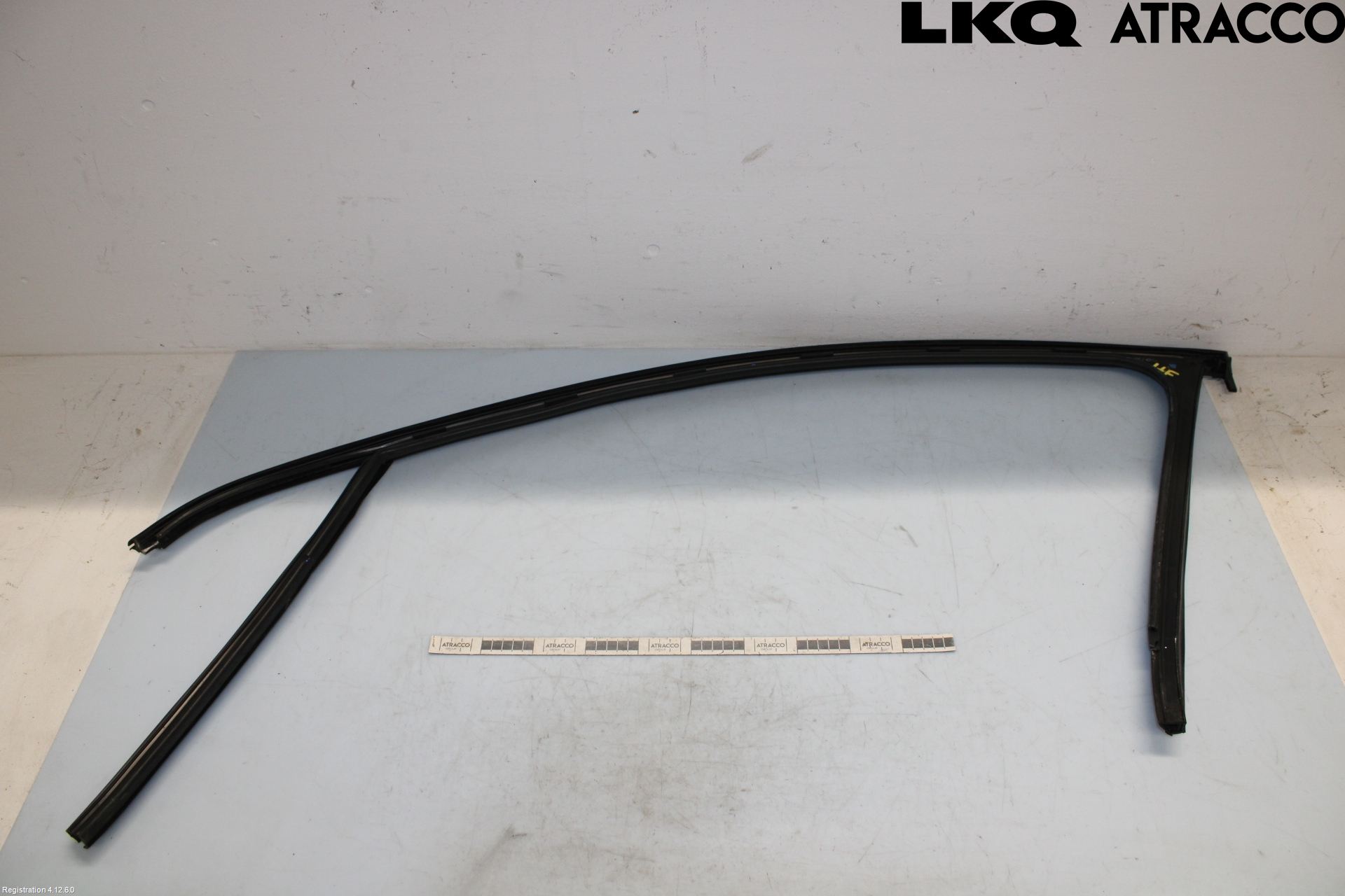 Volkswagen VW PASSAT 11-14 Dörr Dekorlist Fram Hö