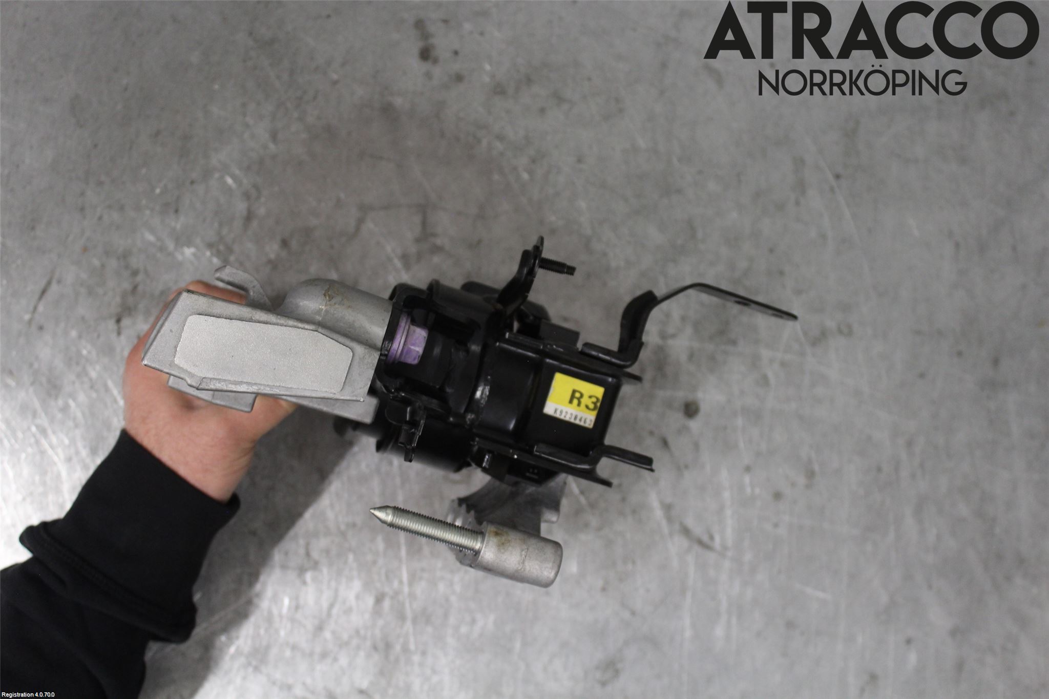 Toyota RAV4 19- Motorfäste