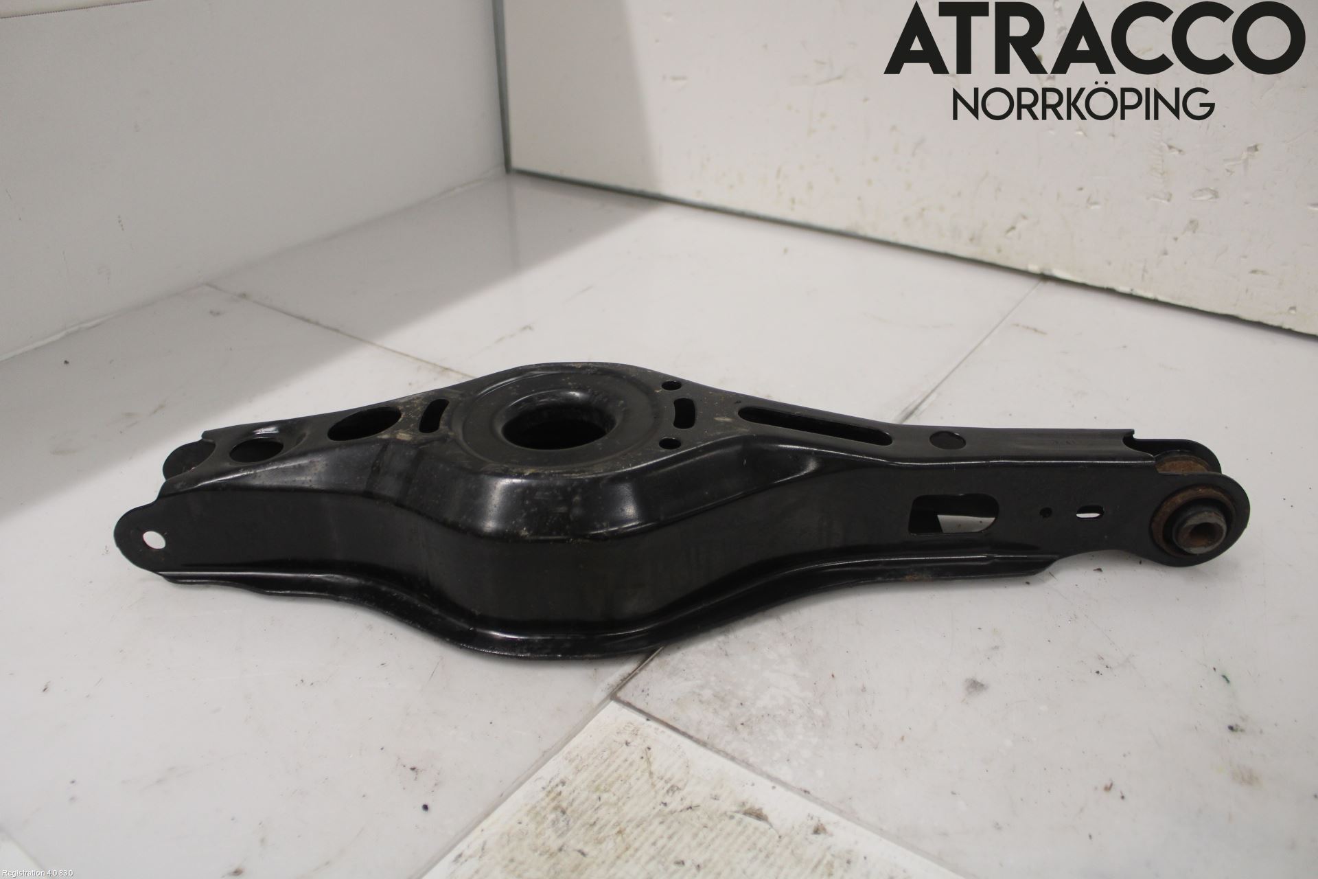 Toyota C-HR 16-23 Bärarm Bak Vänster