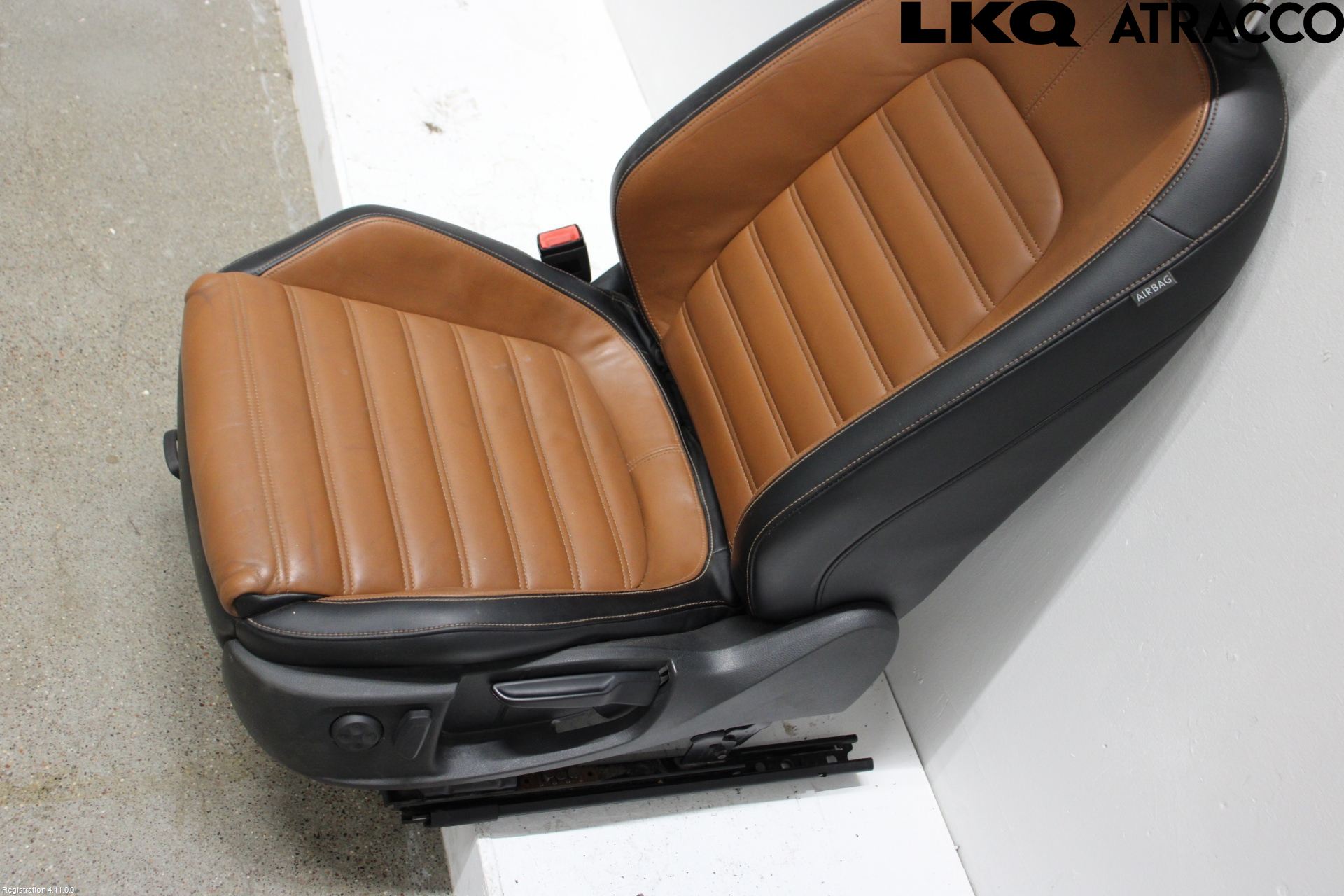 Volkswagen VW PASSAT 11-14 Inredning Stol Fram Vä
