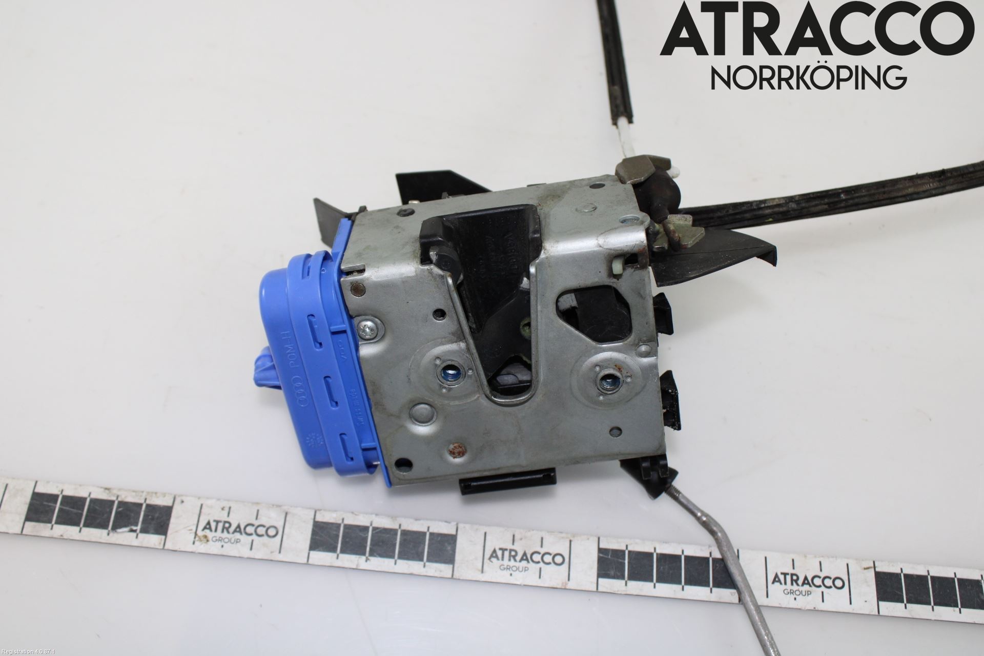 Audi A4/S4 99B-00 Låskista-Dörrlås