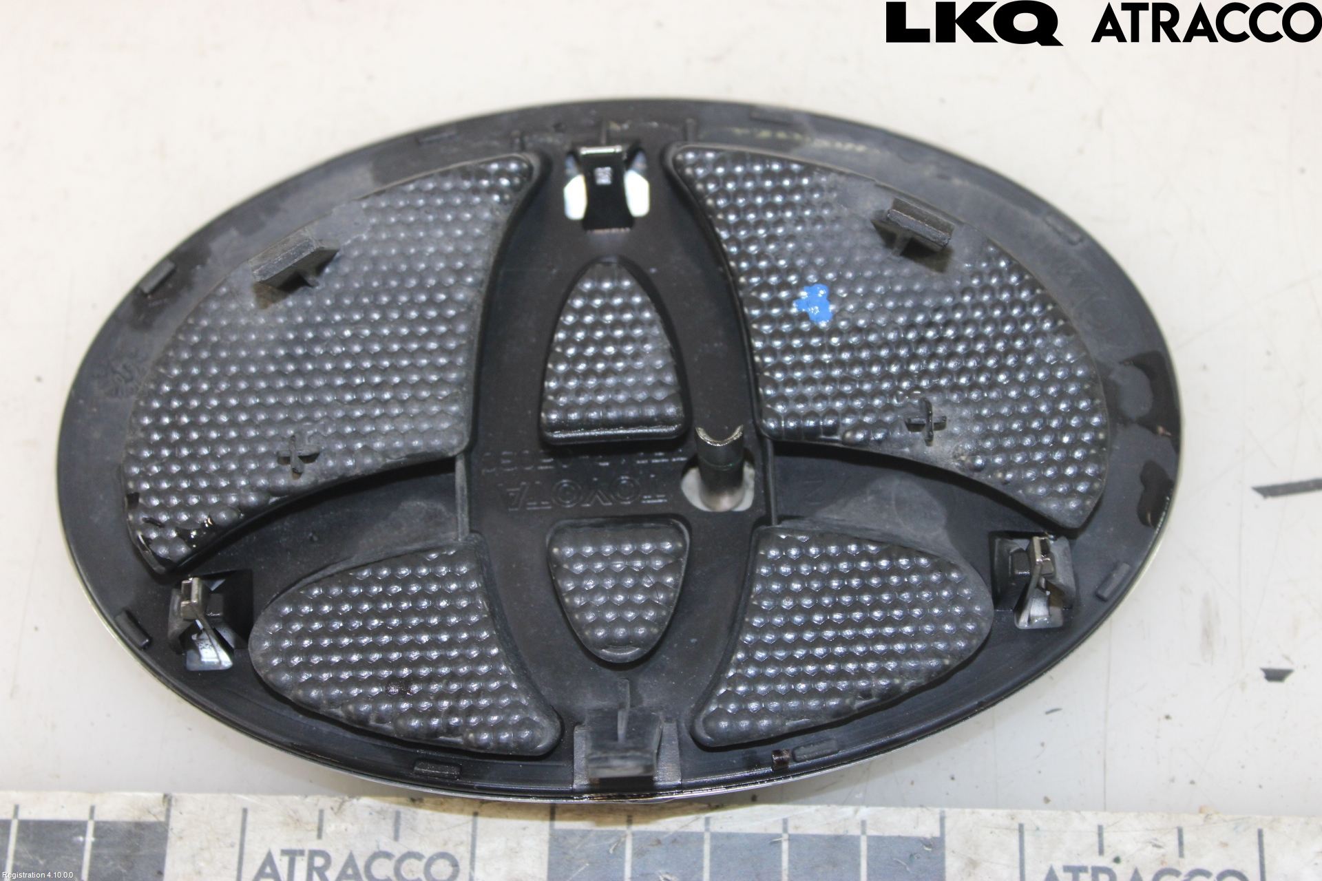 Toyota AVENSIS 09-15 Emblem