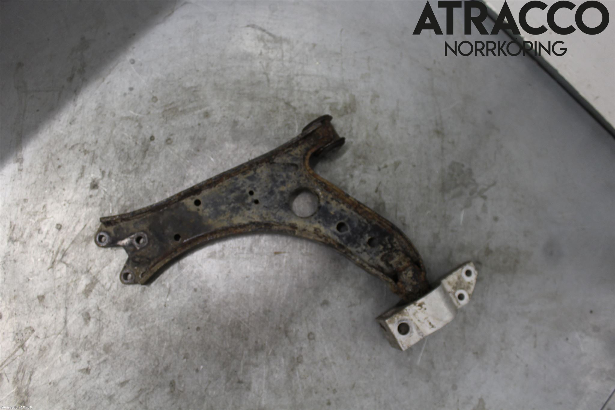 Volkswagen VW CADDY      04-10 Bärarm Fram Undre Vä