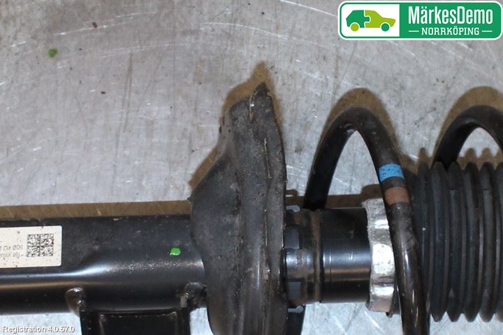 Volkswagen VW GOLF / E-GOLF VII 13-20 Fjäderben Fram Höger