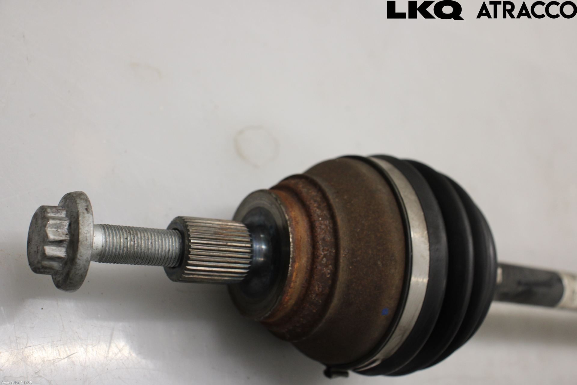 Volkswagen VW PASSAT 24- Drivaxel Fram Höger