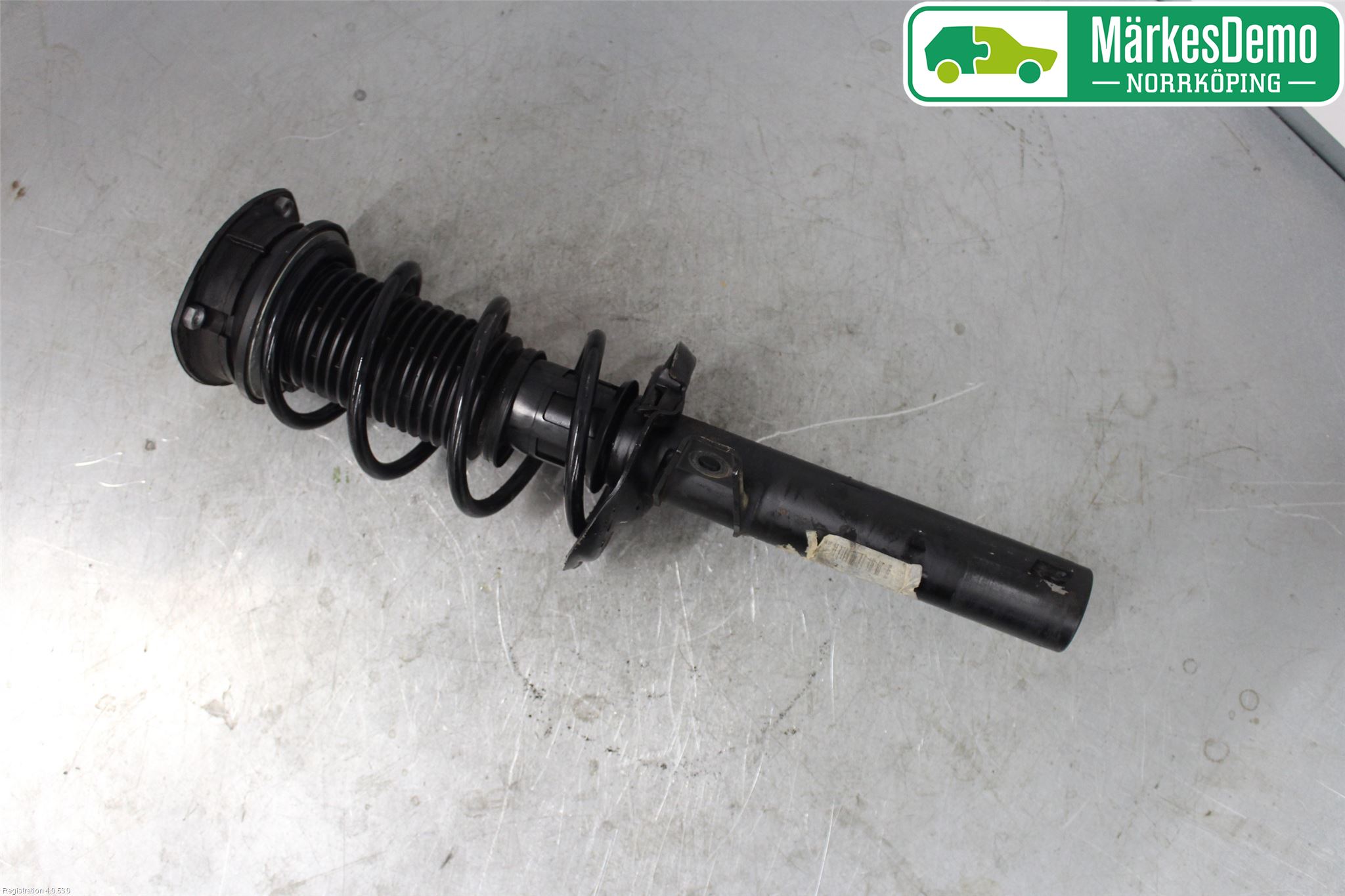 Volkswagen VW PASSAT 15-19 Fjäderben Fram Höger