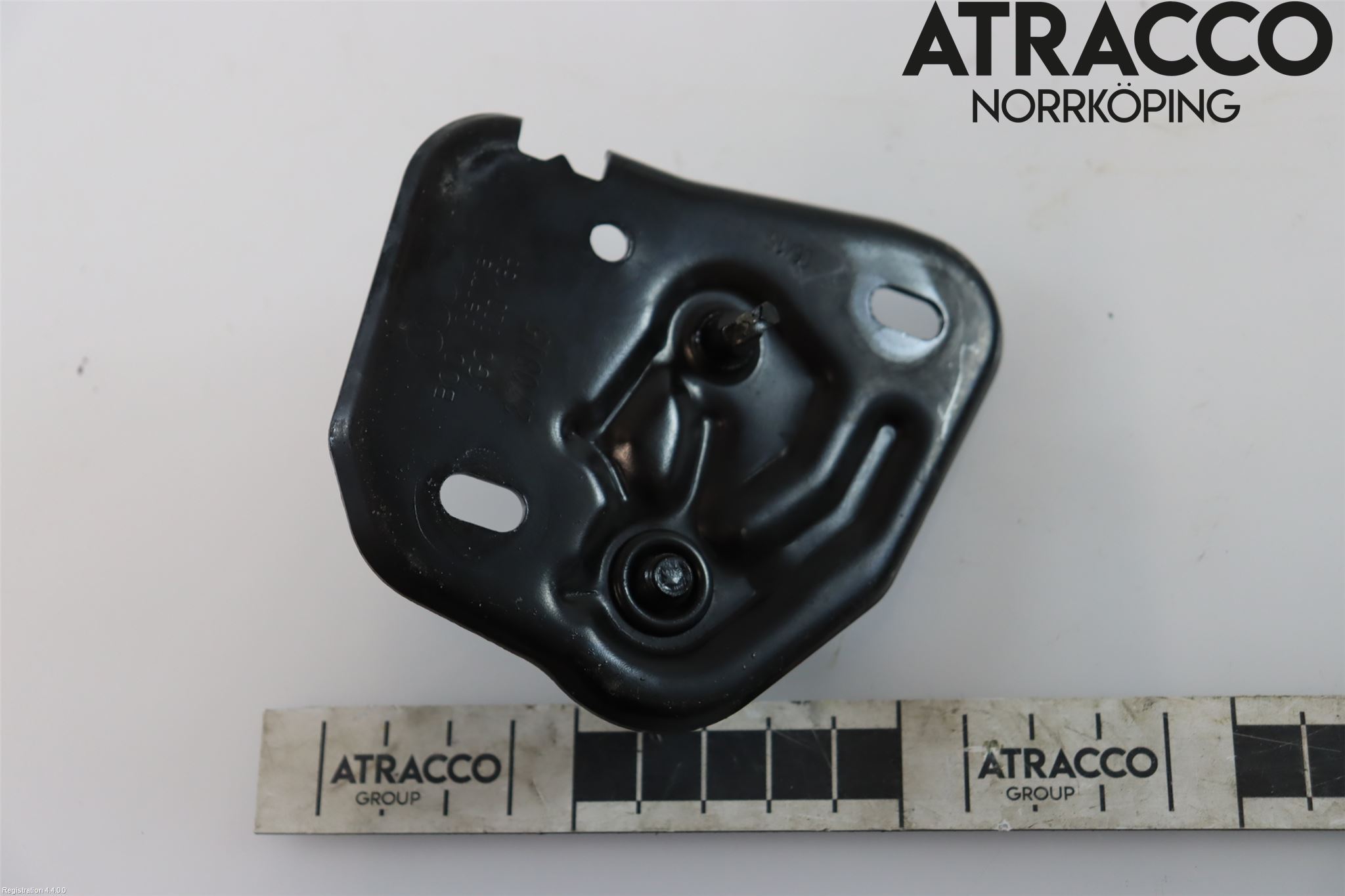 Audi A6 ALLROAD 12-18 Huvlås