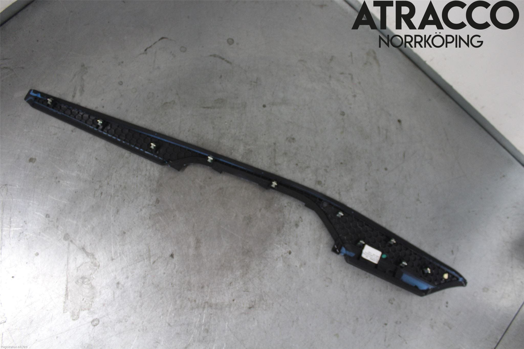 Mercedes-Benz MB GLE-KLASS (W167/V167/C167) 19- Instrumentkonsoll Mitt