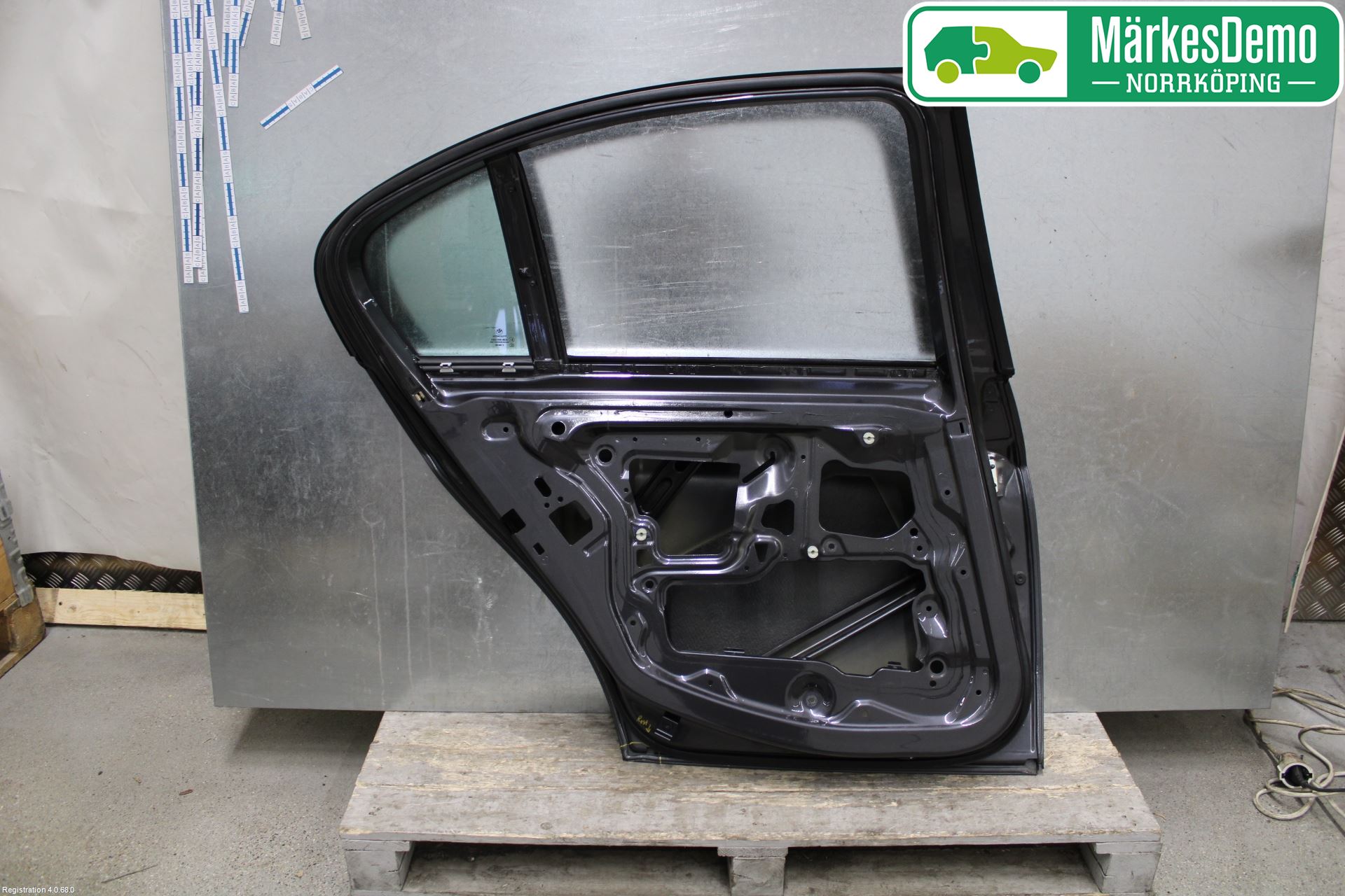 BMW 3 E90/91 SED/TOU 05-12 Dörr Bak Vänster