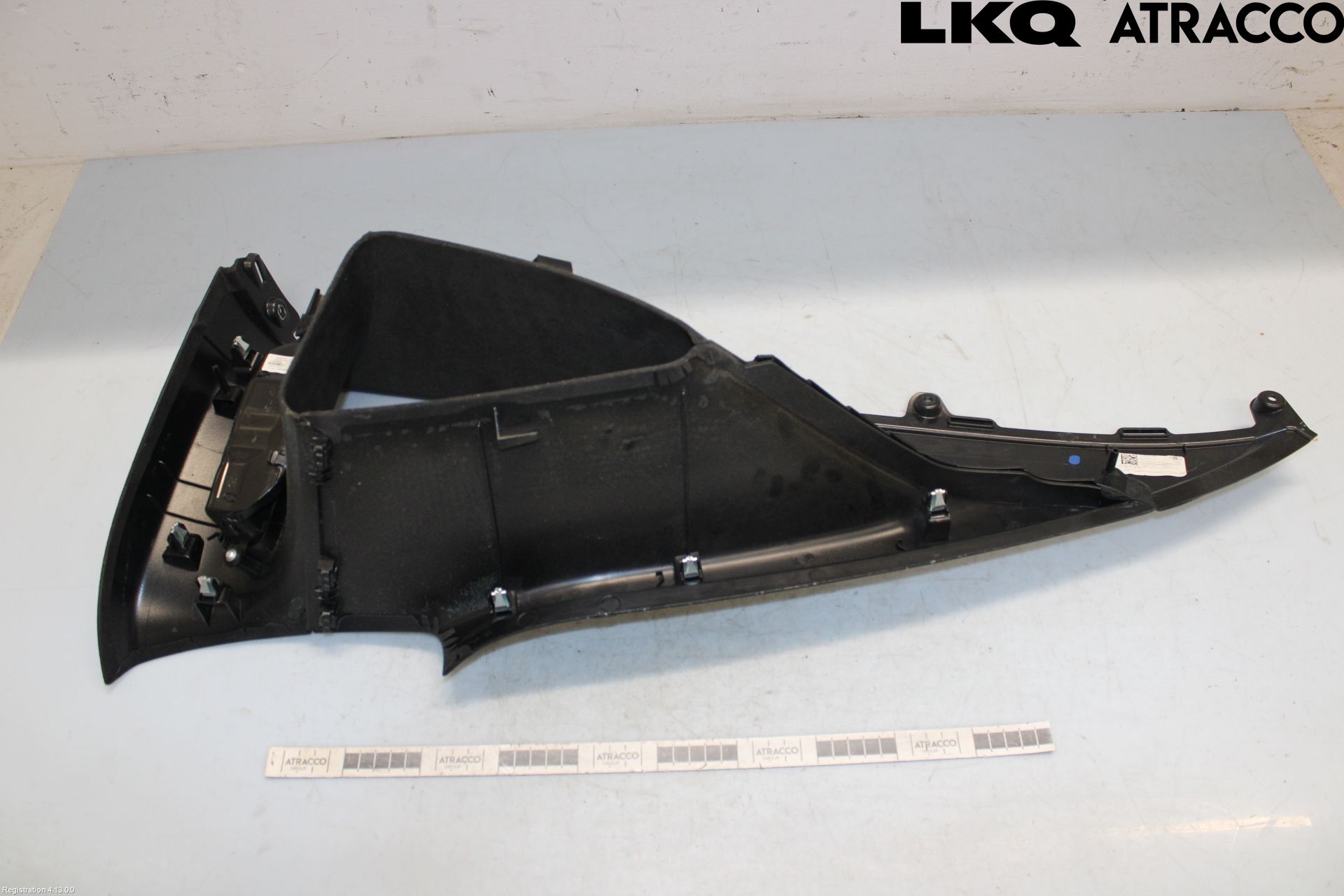 Tesla MODEL X 16- Inr Plastd A-B-C Stolpe