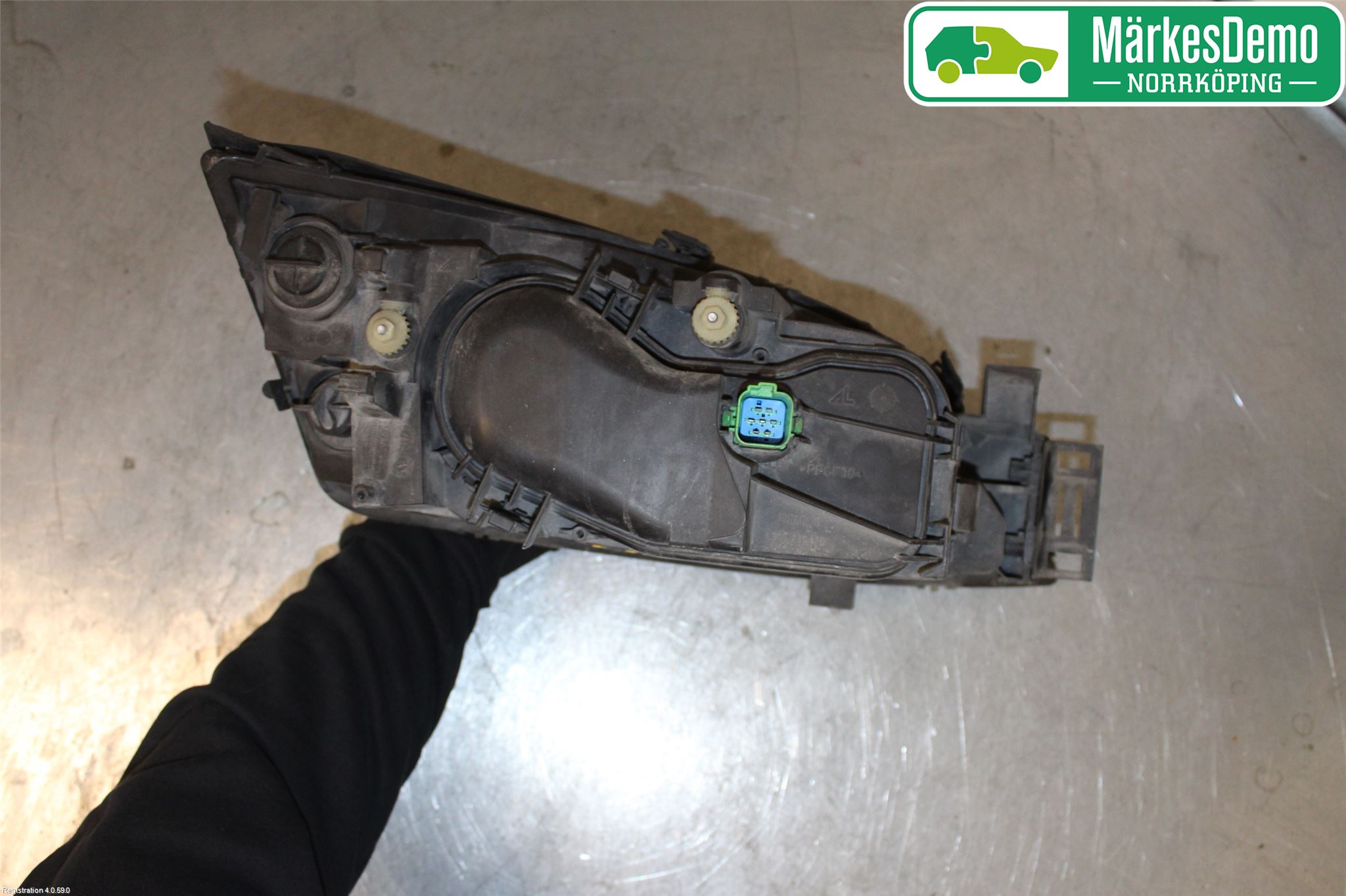 Ford MONDEO     01-06 Strålkastare Vänster