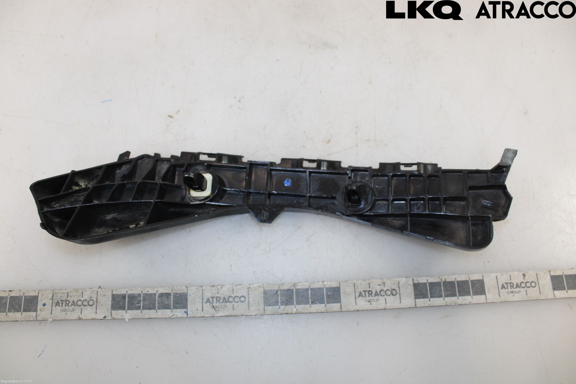 Toyota AURIS 07-09 Stötfångarfäste Bak Vä
