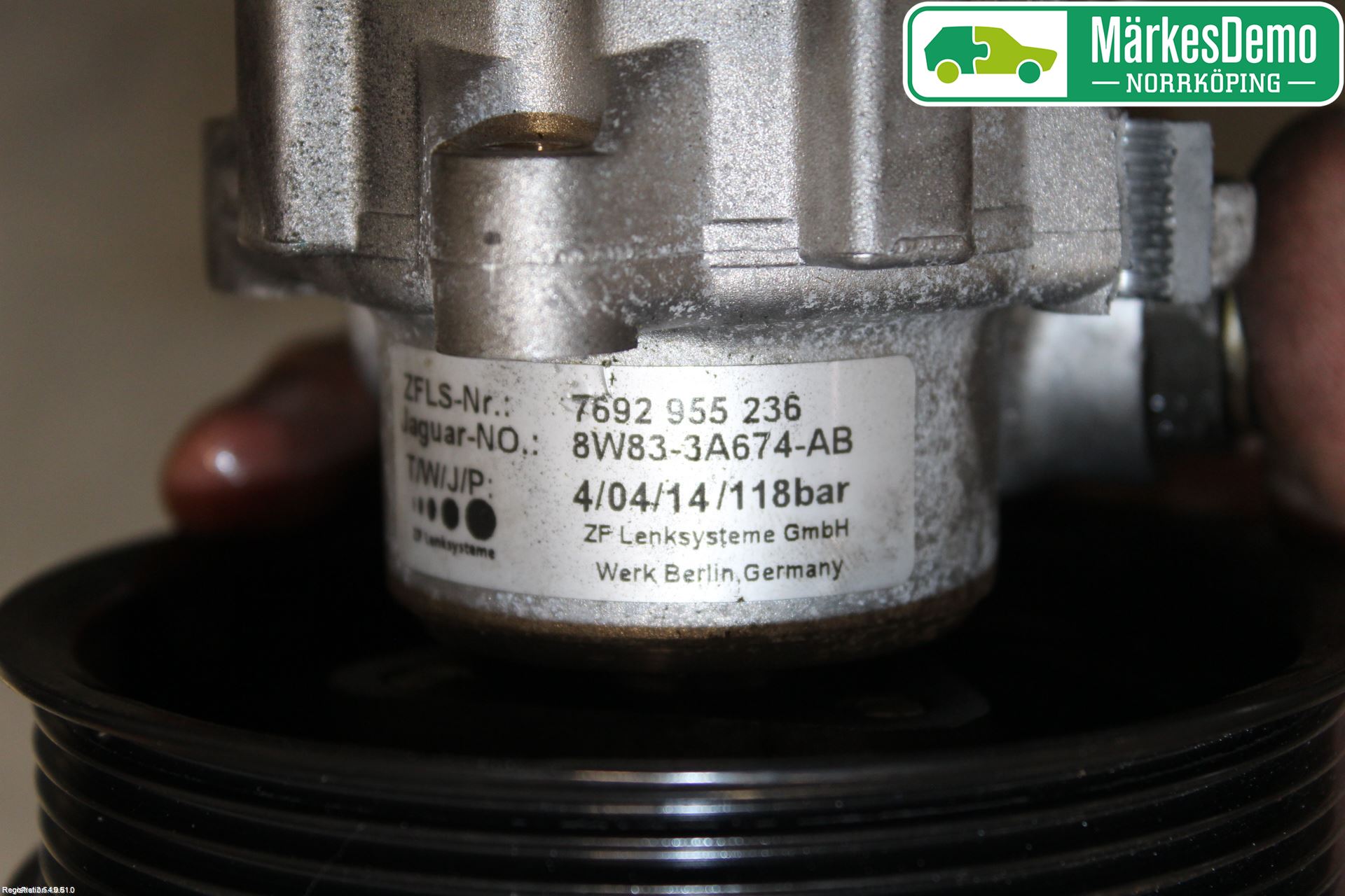 Jaguar F-TYPE Styrservopump