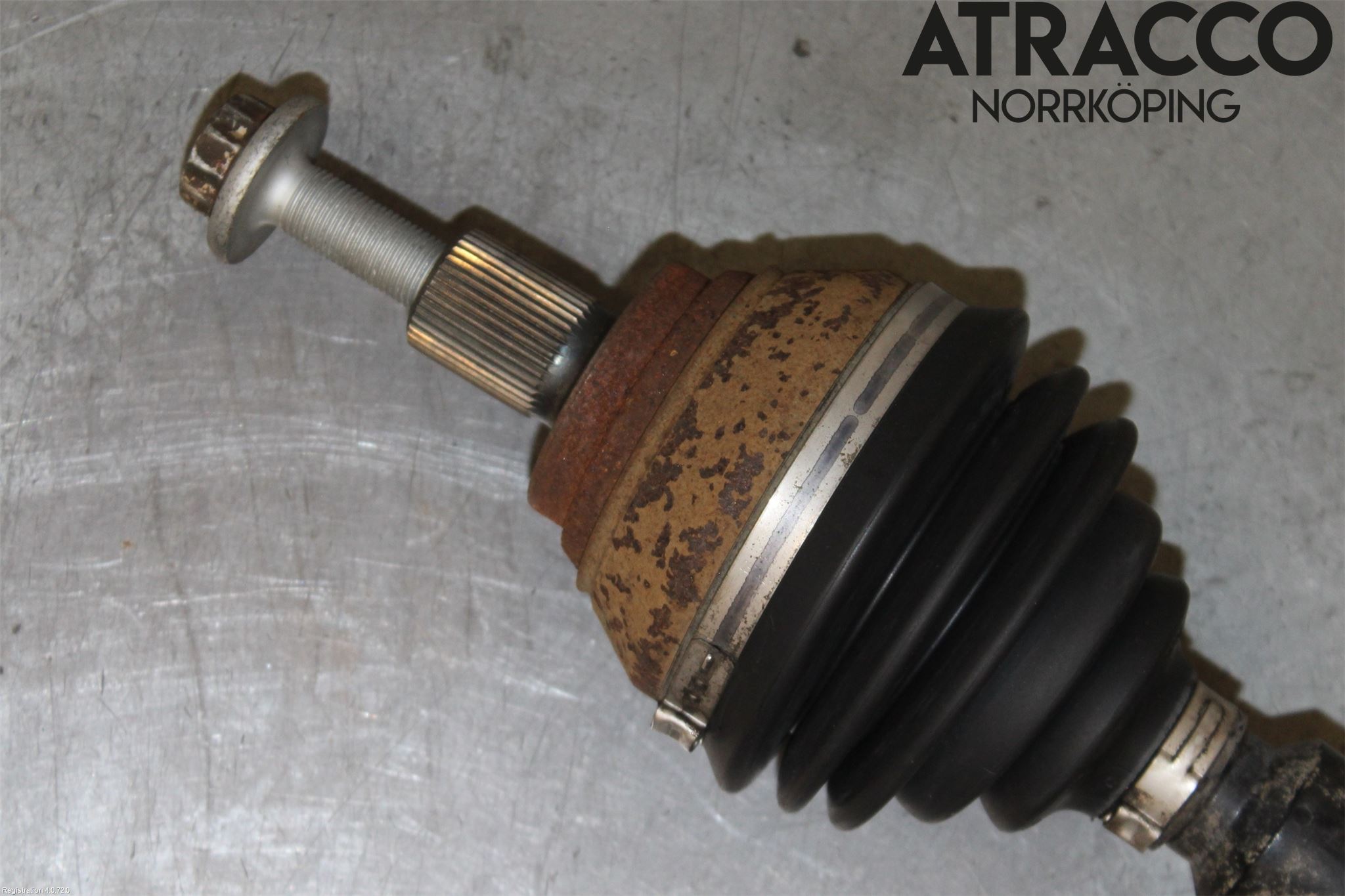 Volkswagen VW PASSAT 15-19 Drivaxel Fram Höger