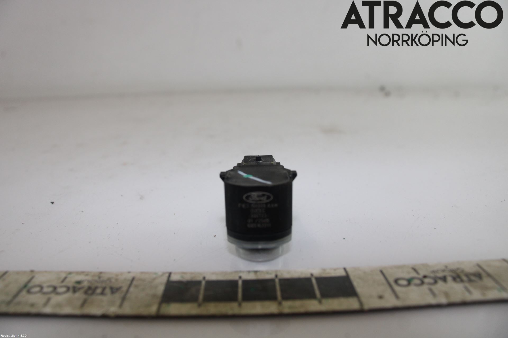 Ford S-MAX 15- Parkeringshjälp Frontsensor