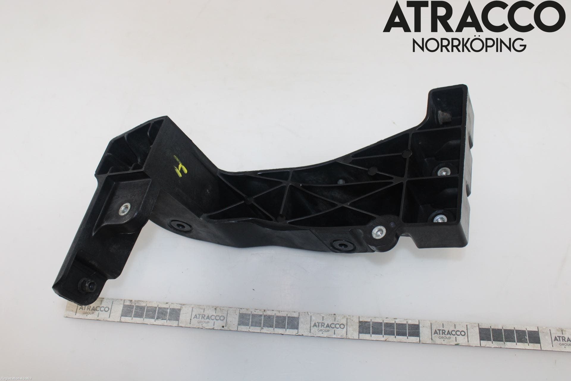 Hyundai i40 08-15 Strålkast Fästsarg