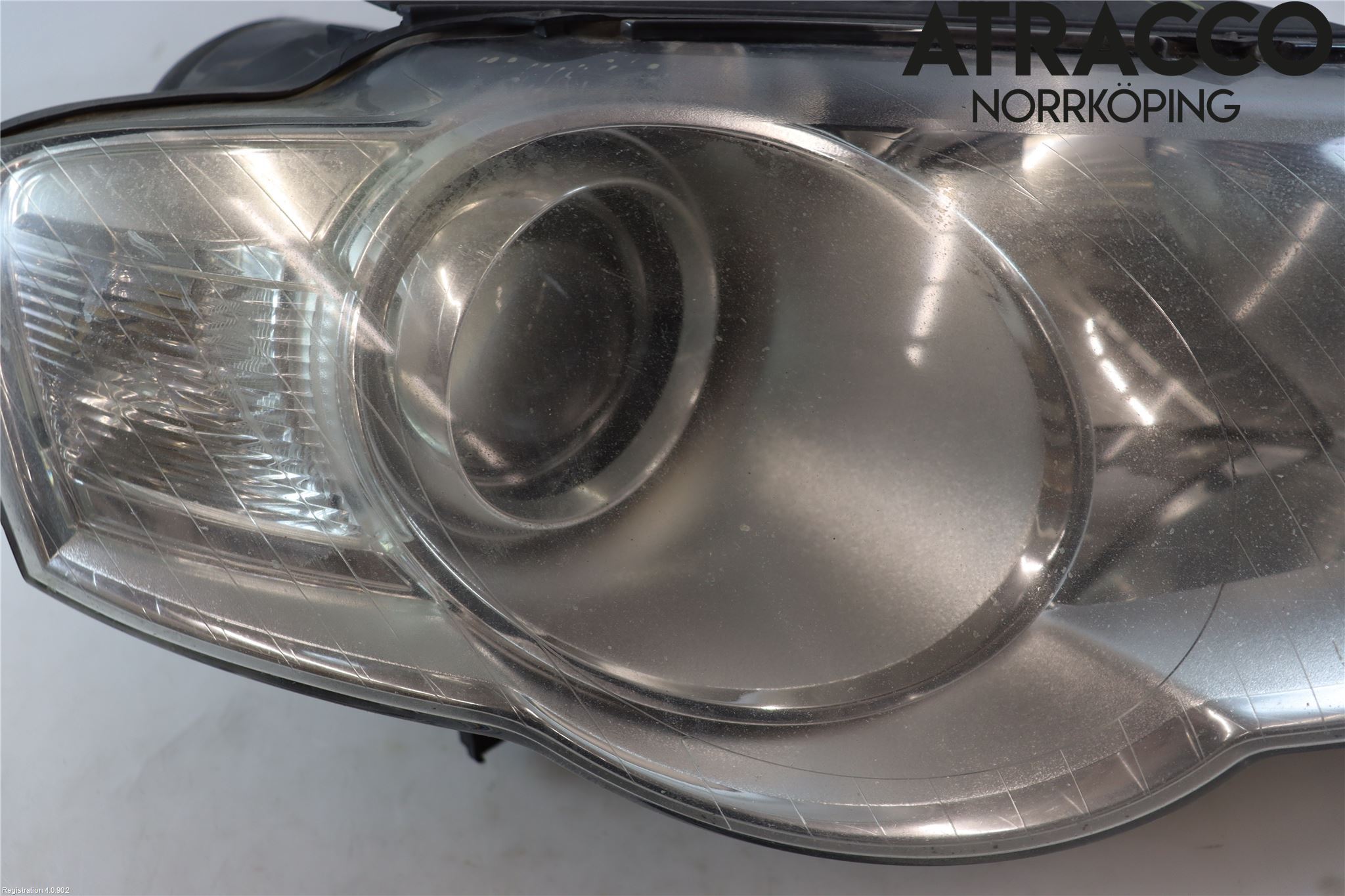 Volkswagen VW PASSAT 05-11 Strålkastare Höger