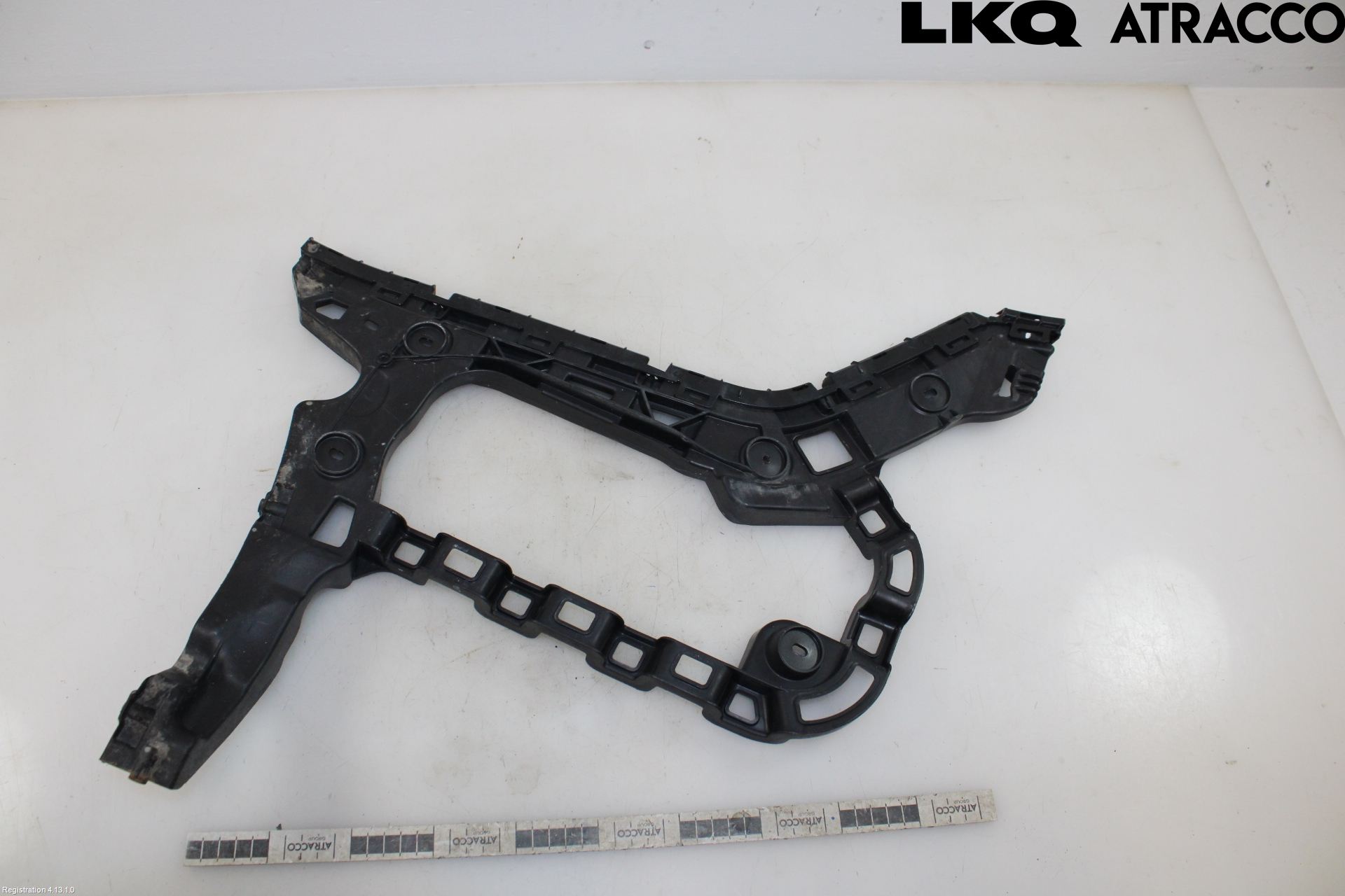 Volkswagen VW PASSAT 15-19 Stötfångarfäste Bak Hö