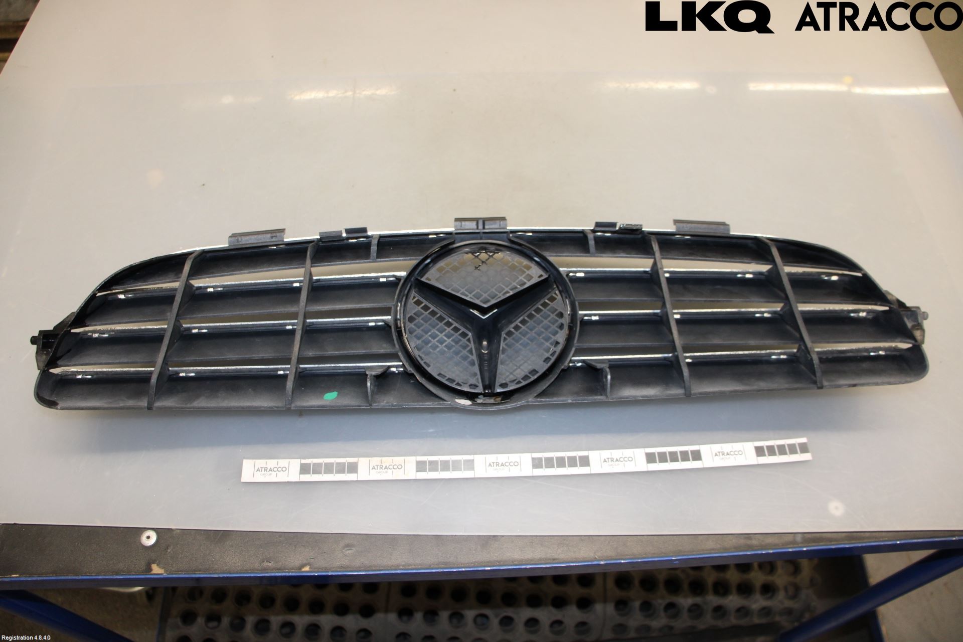 Mercedes-Benz MB CLK (C209) 02-09 Grill Komp