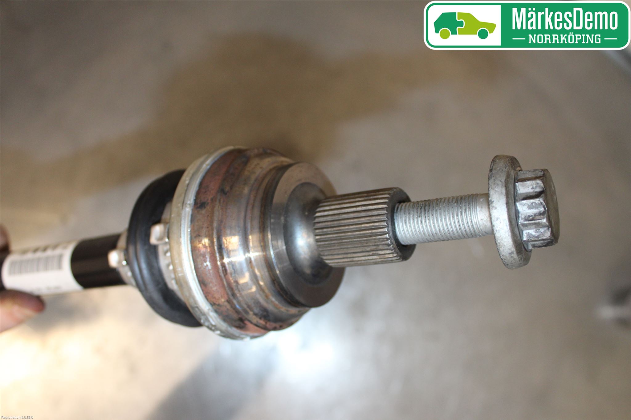 Volkswagen VW TIGUAN 16-24 Drivaxel Bak Höger