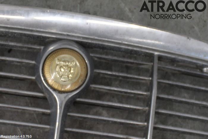 Jaguar XJ SERIE 1   68-73 Grill Komp