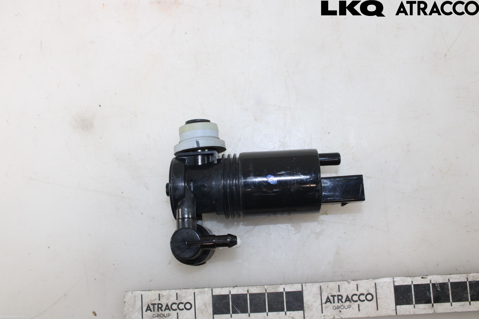 Volvo V90 17->> Spolarpump Vindruta