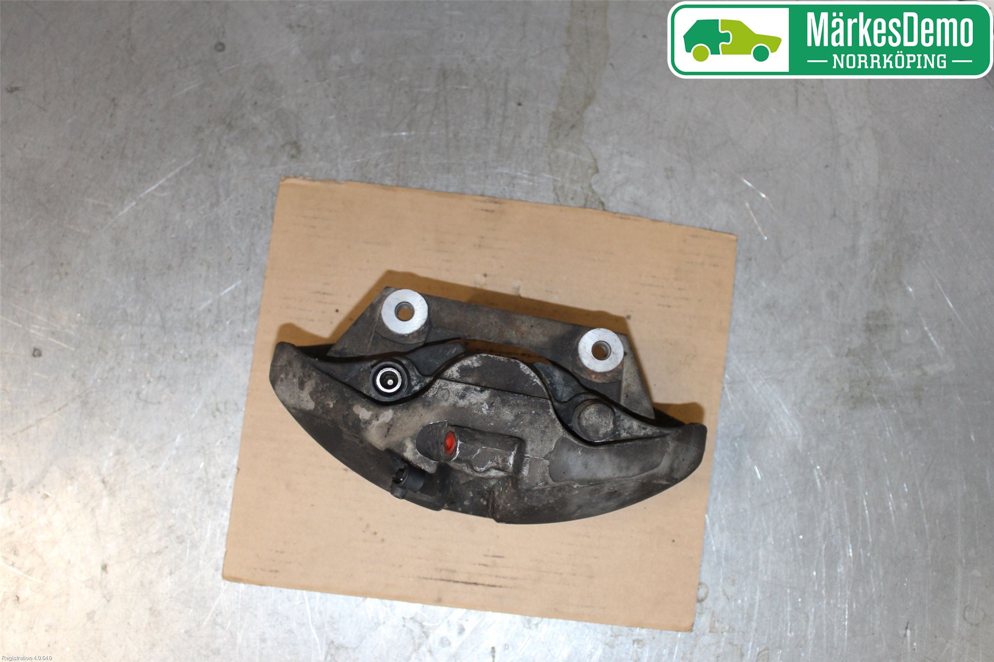 BMW 5 F10/F11/F18 09-17 Bromsok Fram Vänster