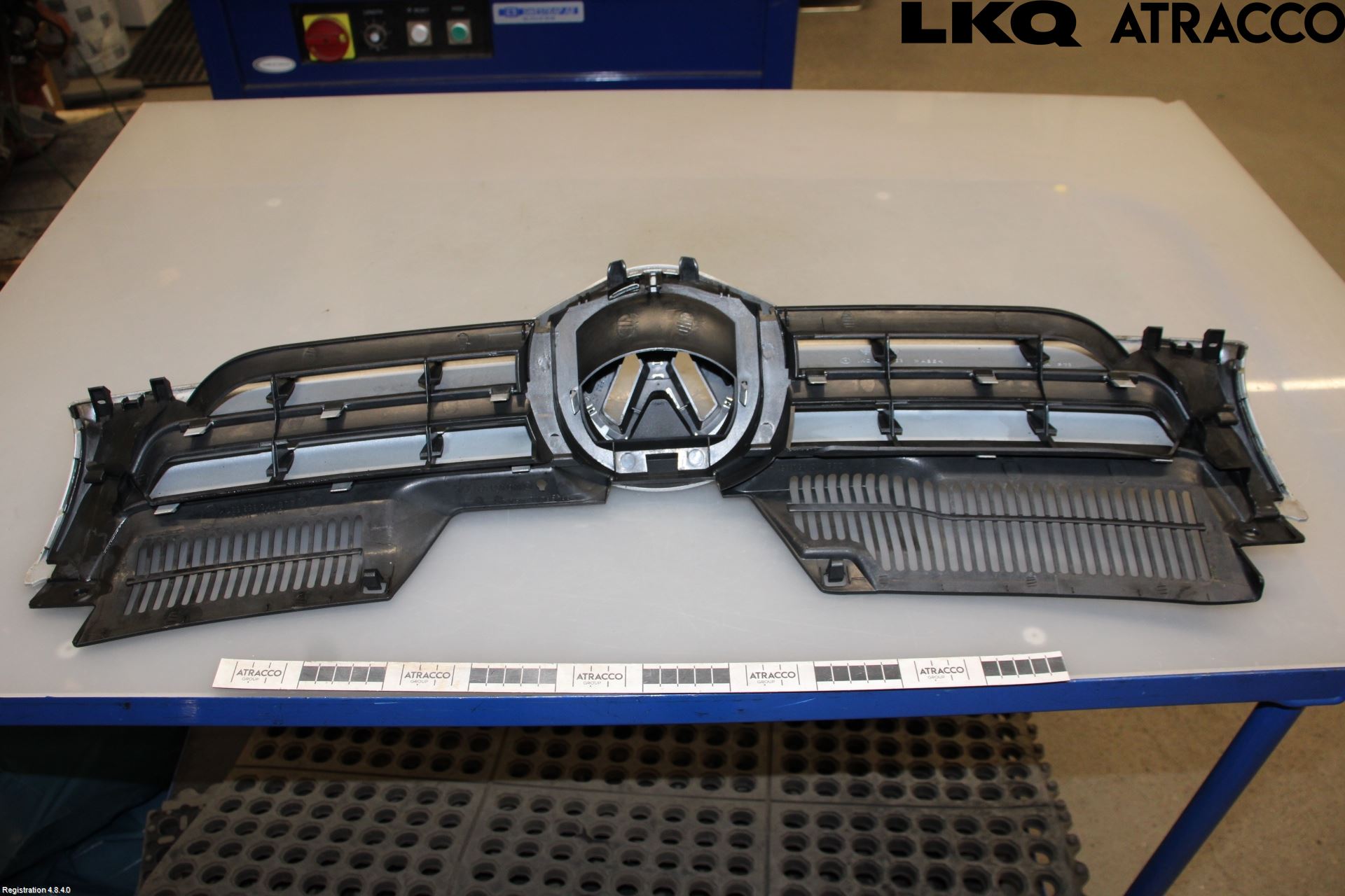 Volkswagen VW GOLF V 04-09 Grill Komp