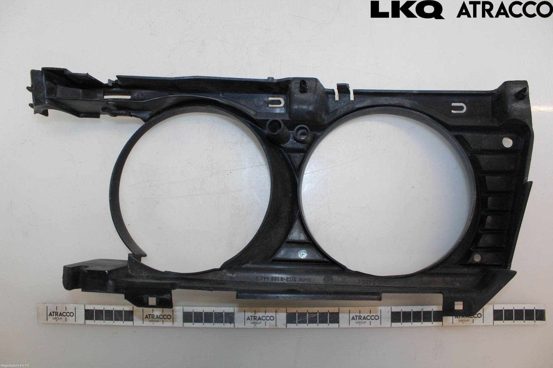 BMW 5 E34      88-96 Strålkast Fästsarg