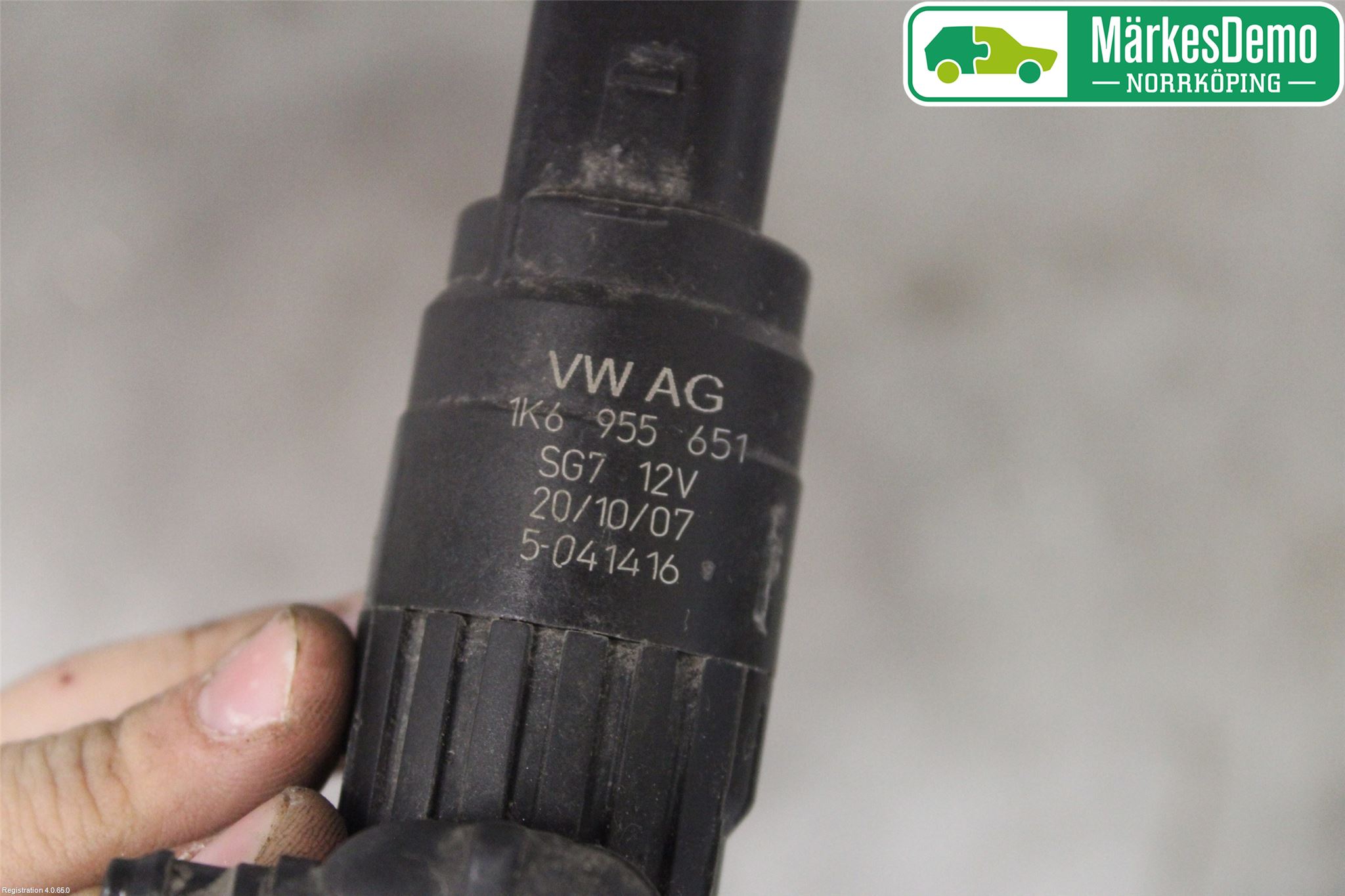 Volkswagen VW TOURAN 03-10 Spolarpump Vindruta