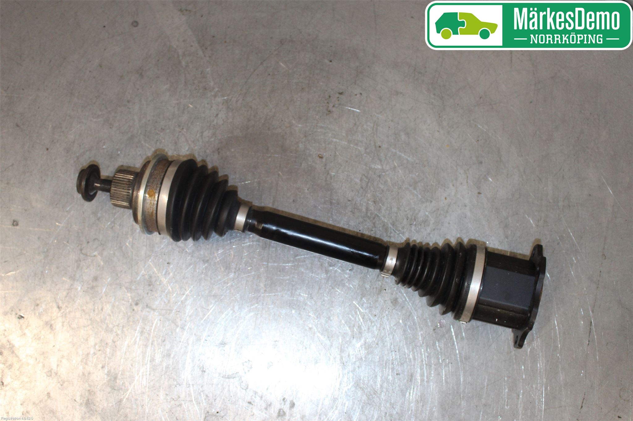 Audi A4/S4 B9 20- Drivaxel Fram Höger