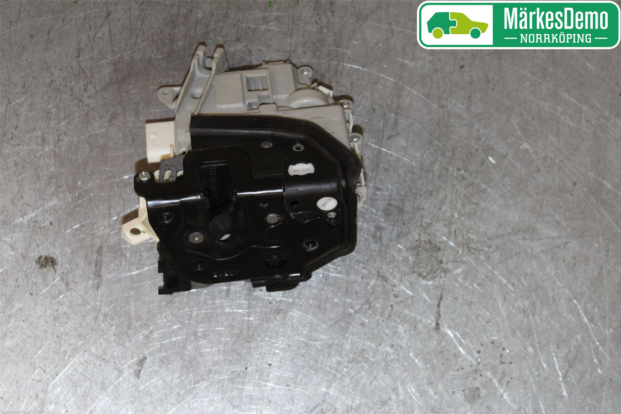 Audi A6 ALLROAD 12-18 Låskista-Dörrlås