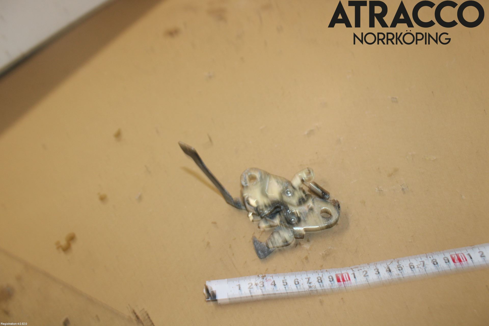 Toyota AYGO 06-14 Huvlås