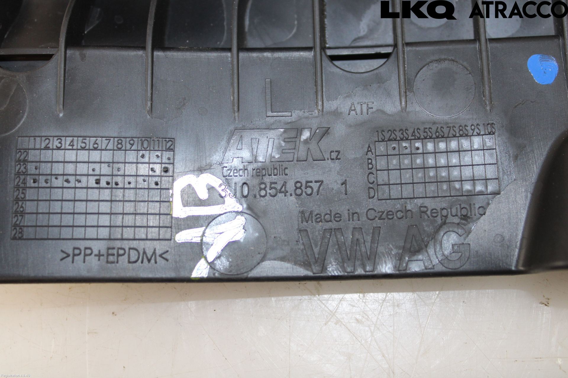 Volkswagen VW PASSAT 24- Skärm Inner