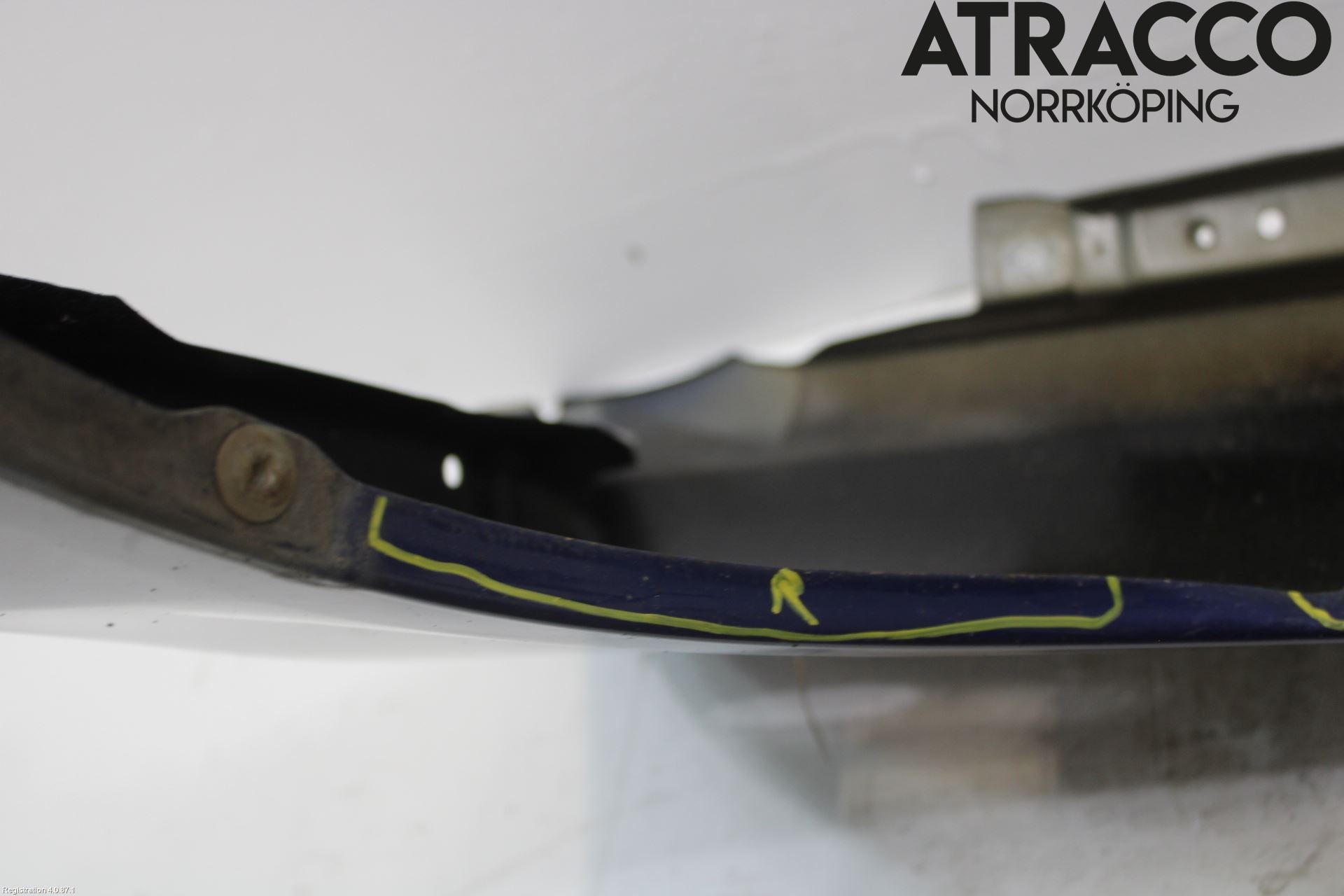 Nissan ALMERA    00-06 Skärm Fram Höger