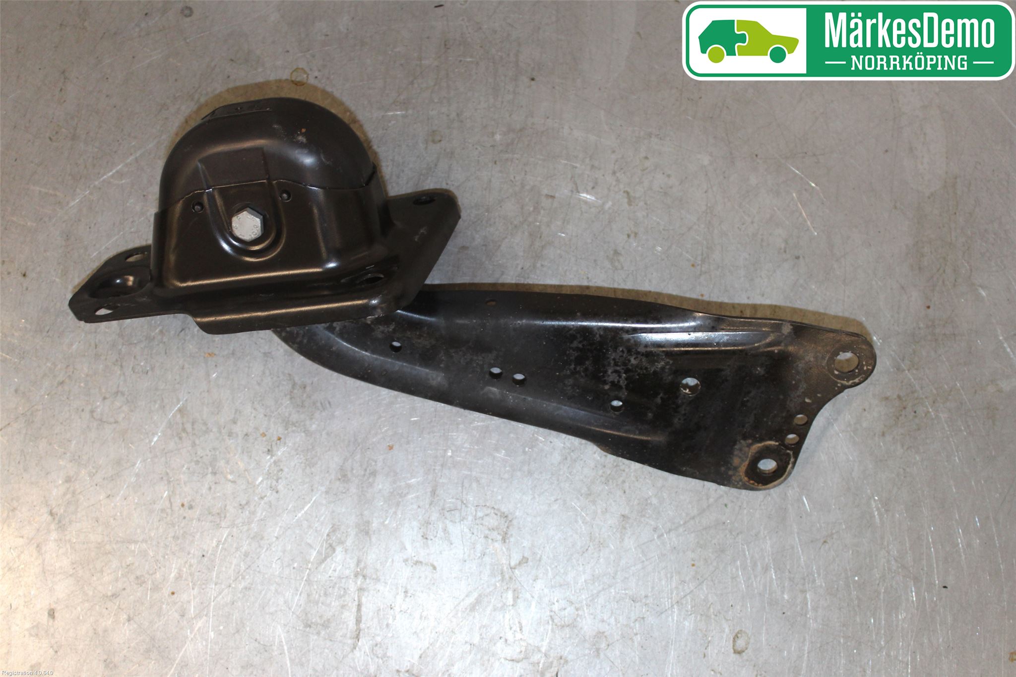 Volkswagen VW GOLF / E-GOLF VII 13-20 Bärarm Bak Vänster