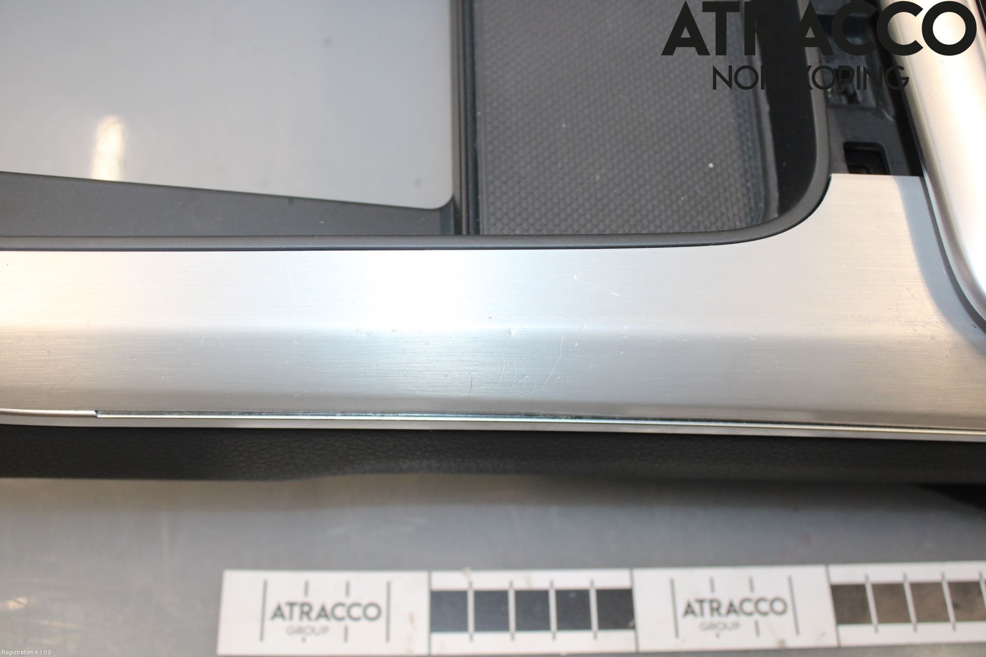 Audi Q7/SQ7 Instrumentkonsoll Mitt