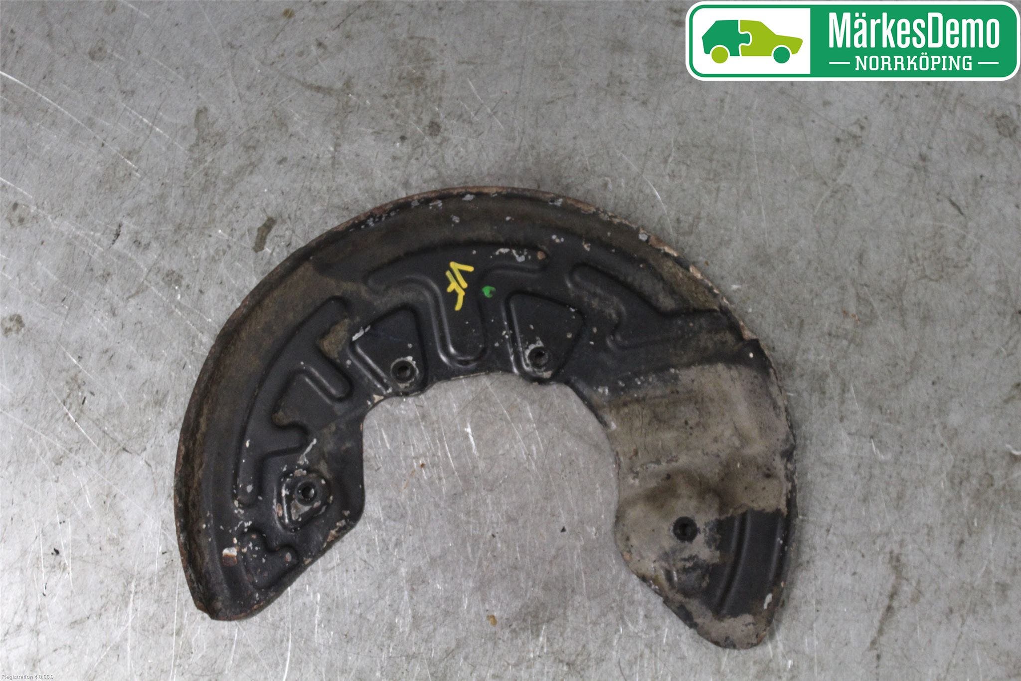 Audi A6/S6     97-05 Bromssköld Fram