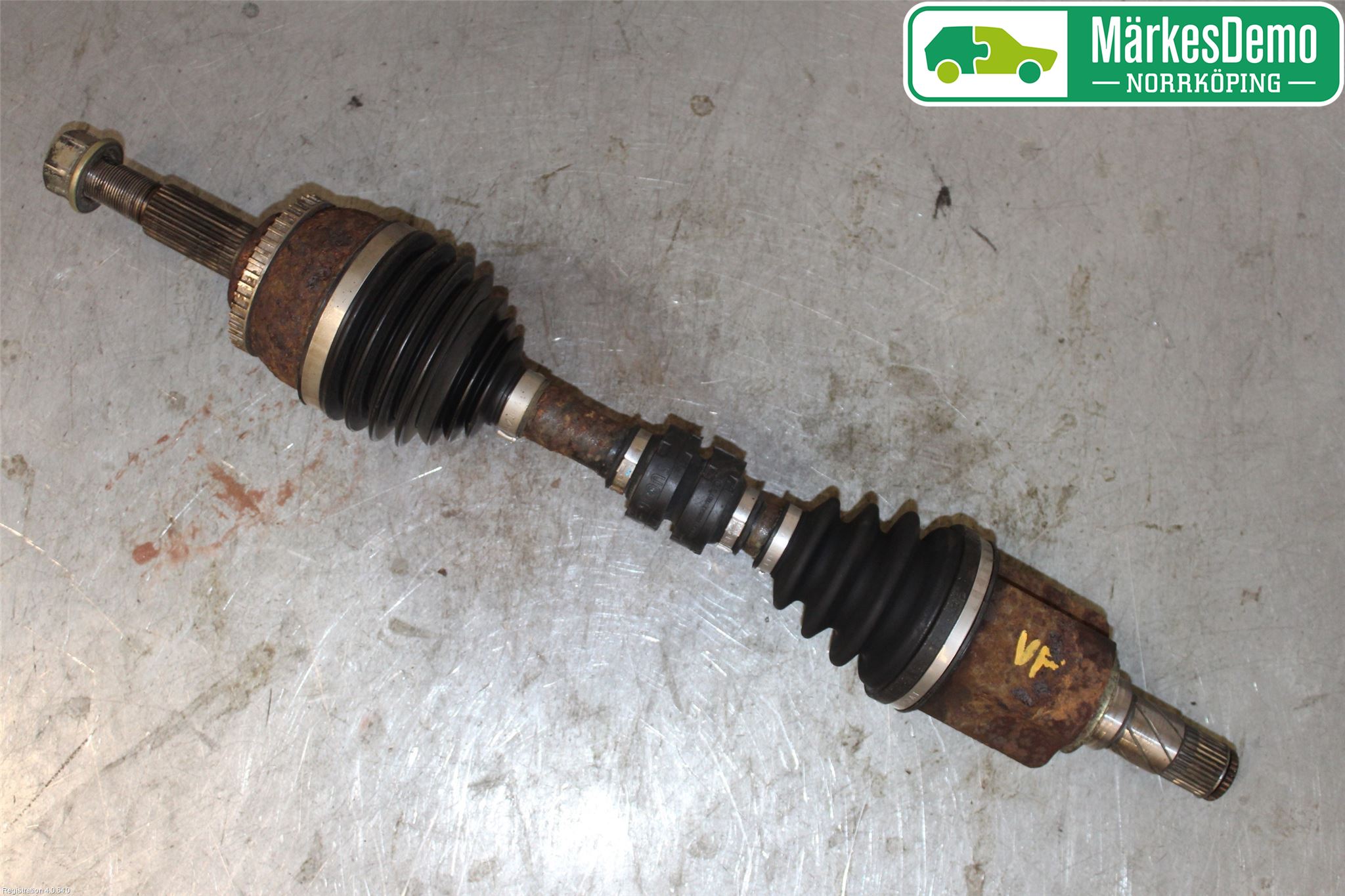Nissan X-TRAIL     01-07 Drivaxel Fram Vänster